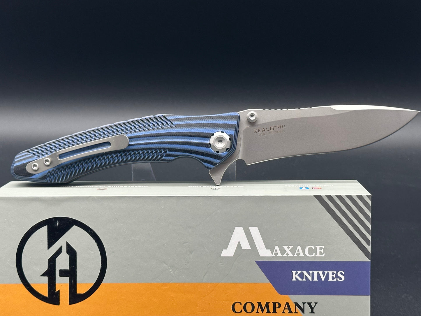 Maxace Zealot 3 blue/black G20 scales w/10CR15CoMov blade