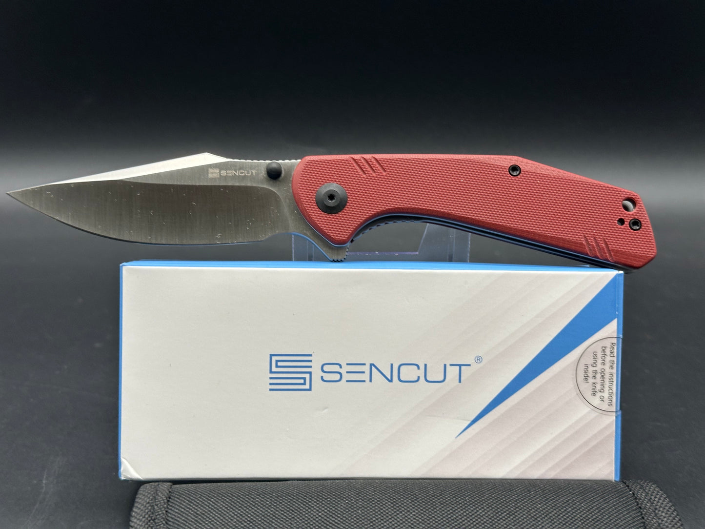 SENCUT ACTIUM FLIPPER FOLDING KNIFE BURGUNDY G10 HANDLE D2 PLAIN EDGE