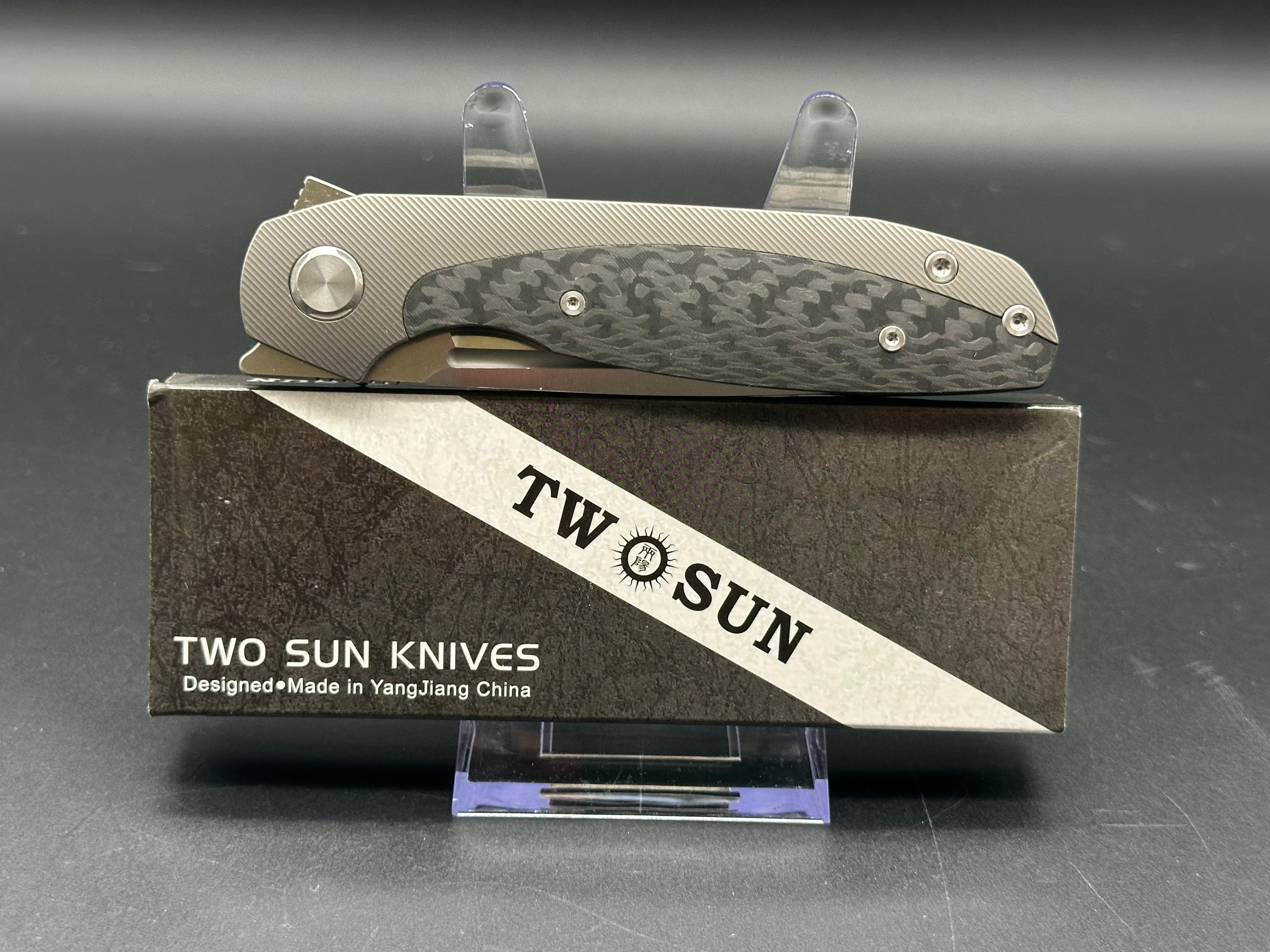 TWOSUN TS237 FOLDING KNIFE BLACK TITANIUM/CARBON FIBER HANDLE 14C28N PLAIN EDGE