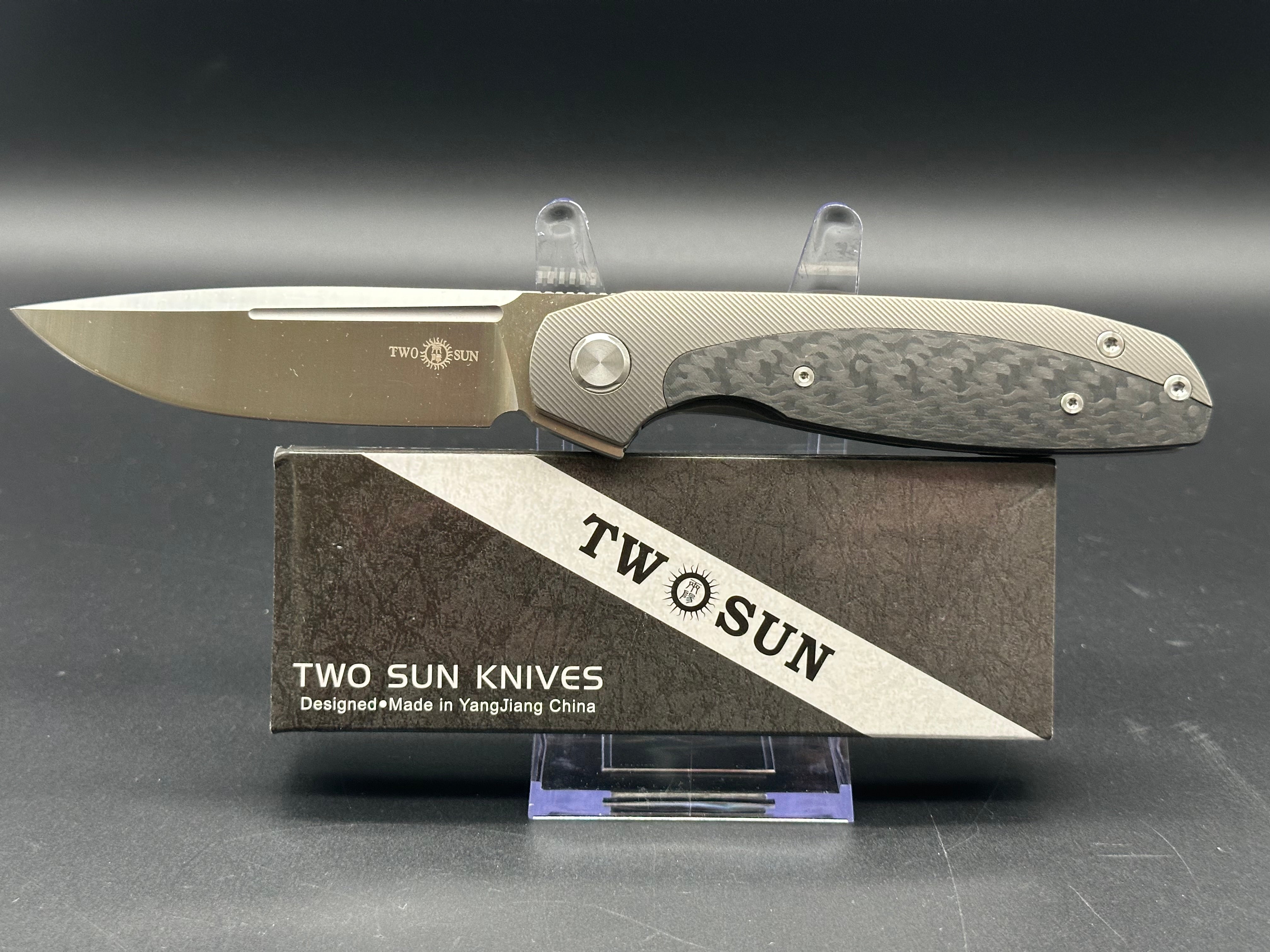 TWOSUN TS237 FOLDING KNIFE BLACK TITANIUM/CARBON FIBER HANDLE 14C28N PLAIN EDGE