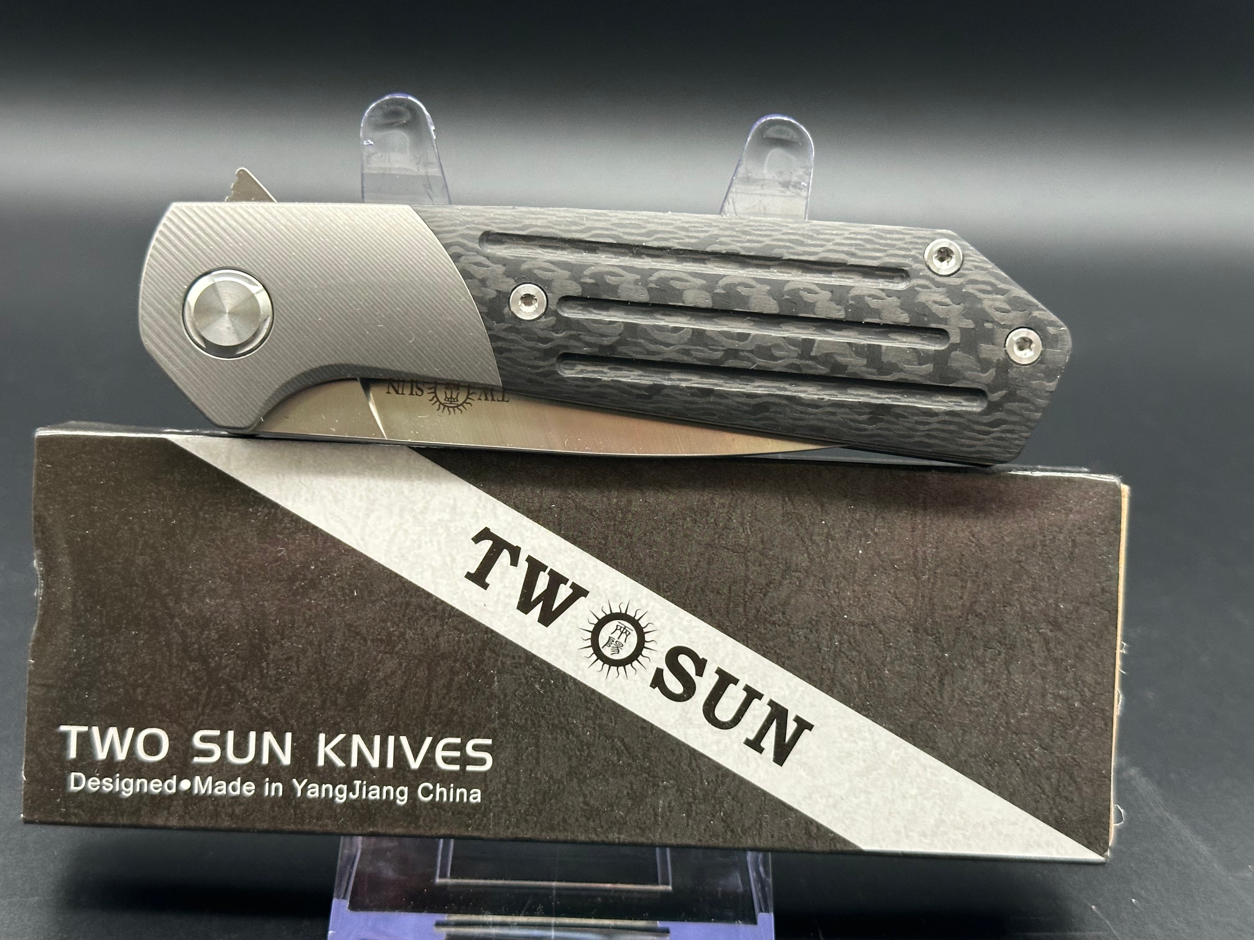 TWOSUN TS223 FOLDING KNIFE BLACK TITANIUM CARBON FIBER HANDLE M390 PLAIN EDGE