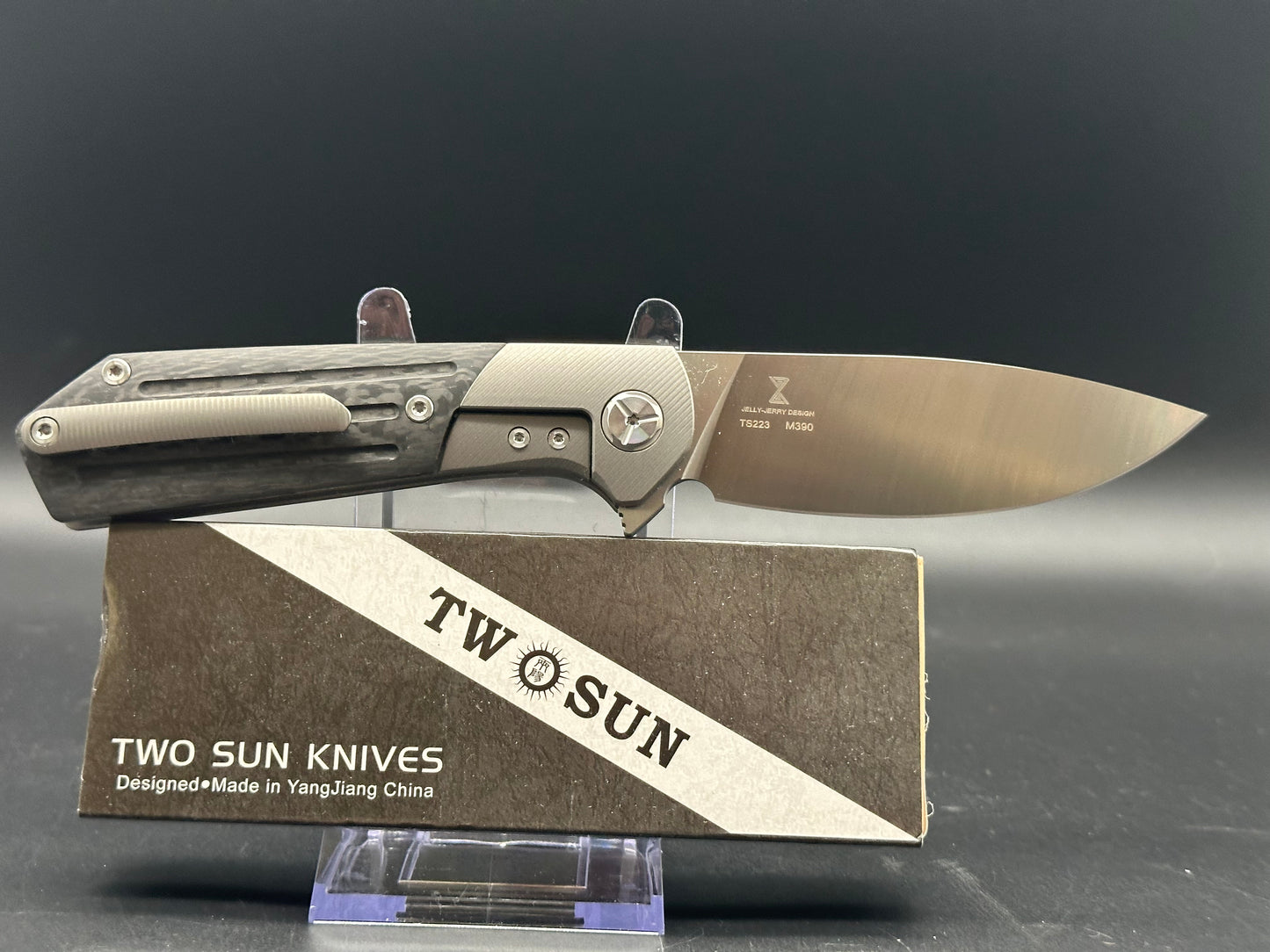 TWOSUN TS223 FOLDING KNIFE BLACK TITANIUM CARBON FIBER HANDLE M390 PLAIN EDGE