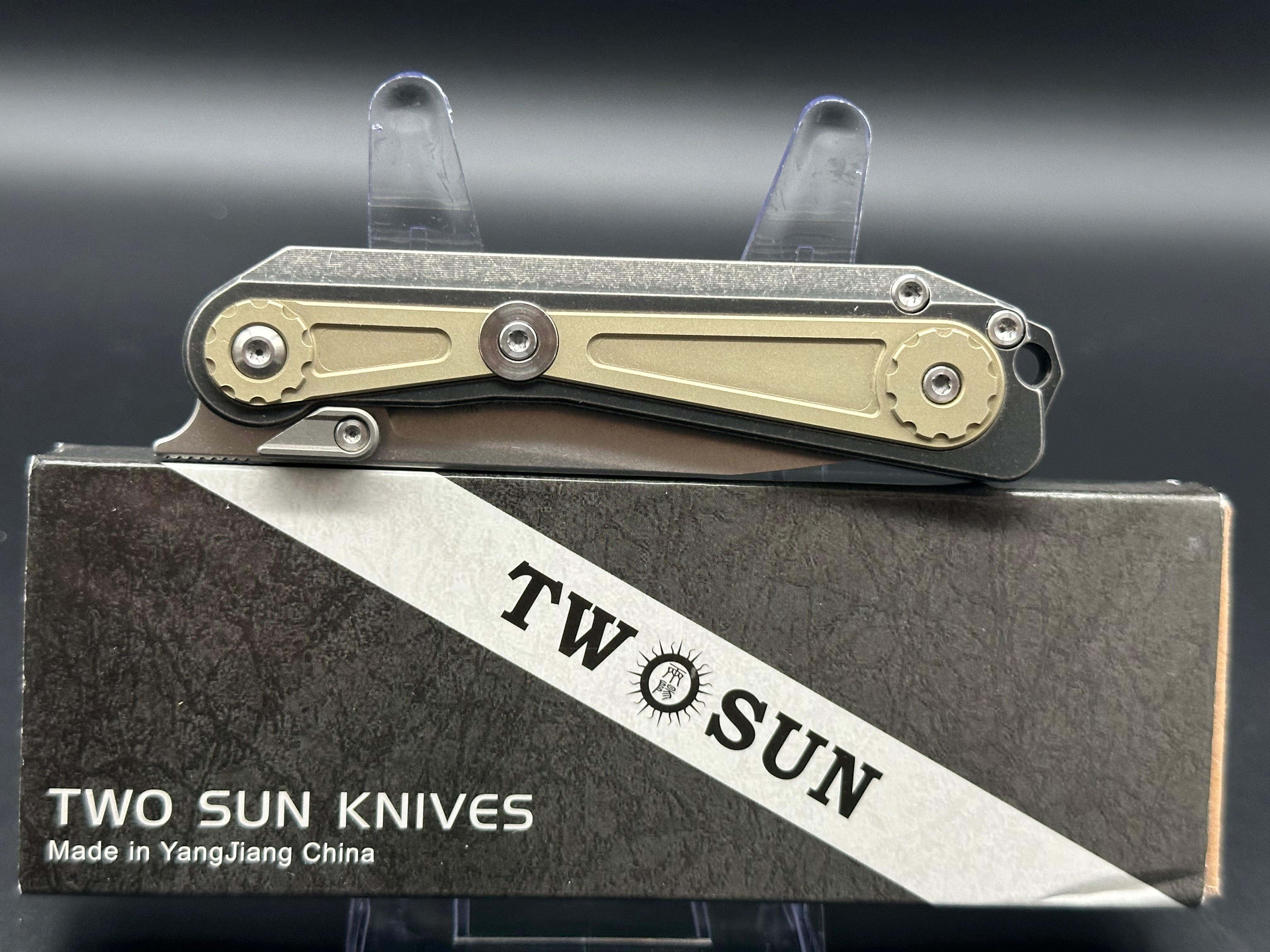 TWOSUN TS371 WONG DESIGN FRONT FLIPPER POCKET KNIFE TITANIUM HANDLE D2 BLADE