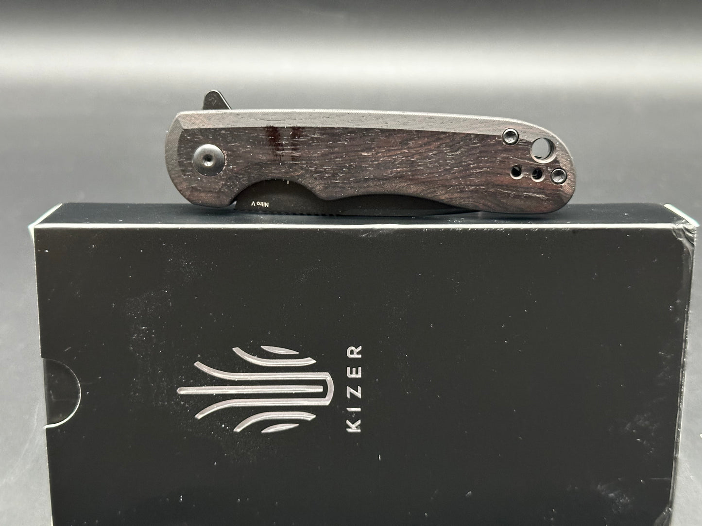 Kizer Riverbank Nitro-V Blade Liner Lock Black Wood Handle