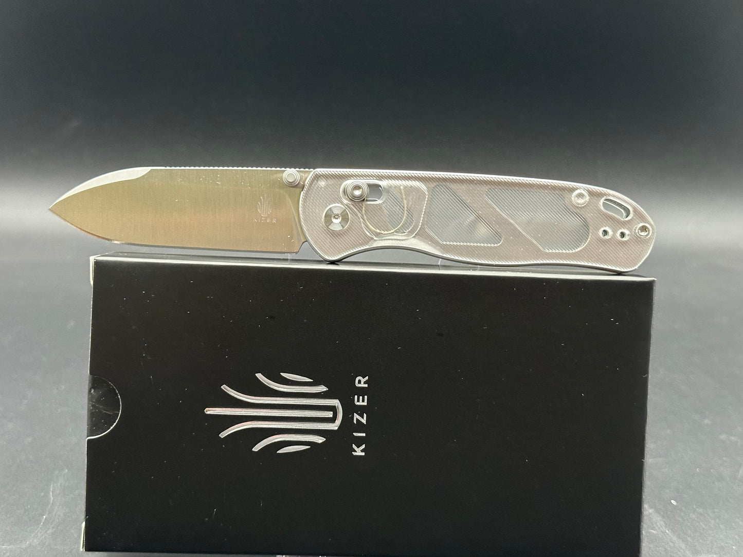 Kizer Drop Bear NitroV Blade Clutch Lock Acrylic Handle