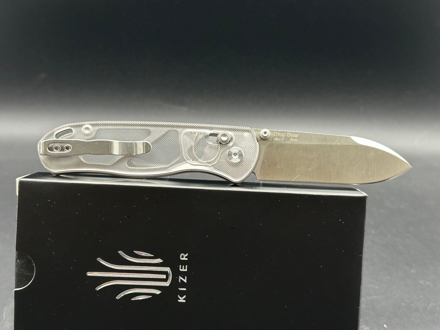 Kizer Drop Bear NitroV Blade Clutch Lock Acrylic Handle