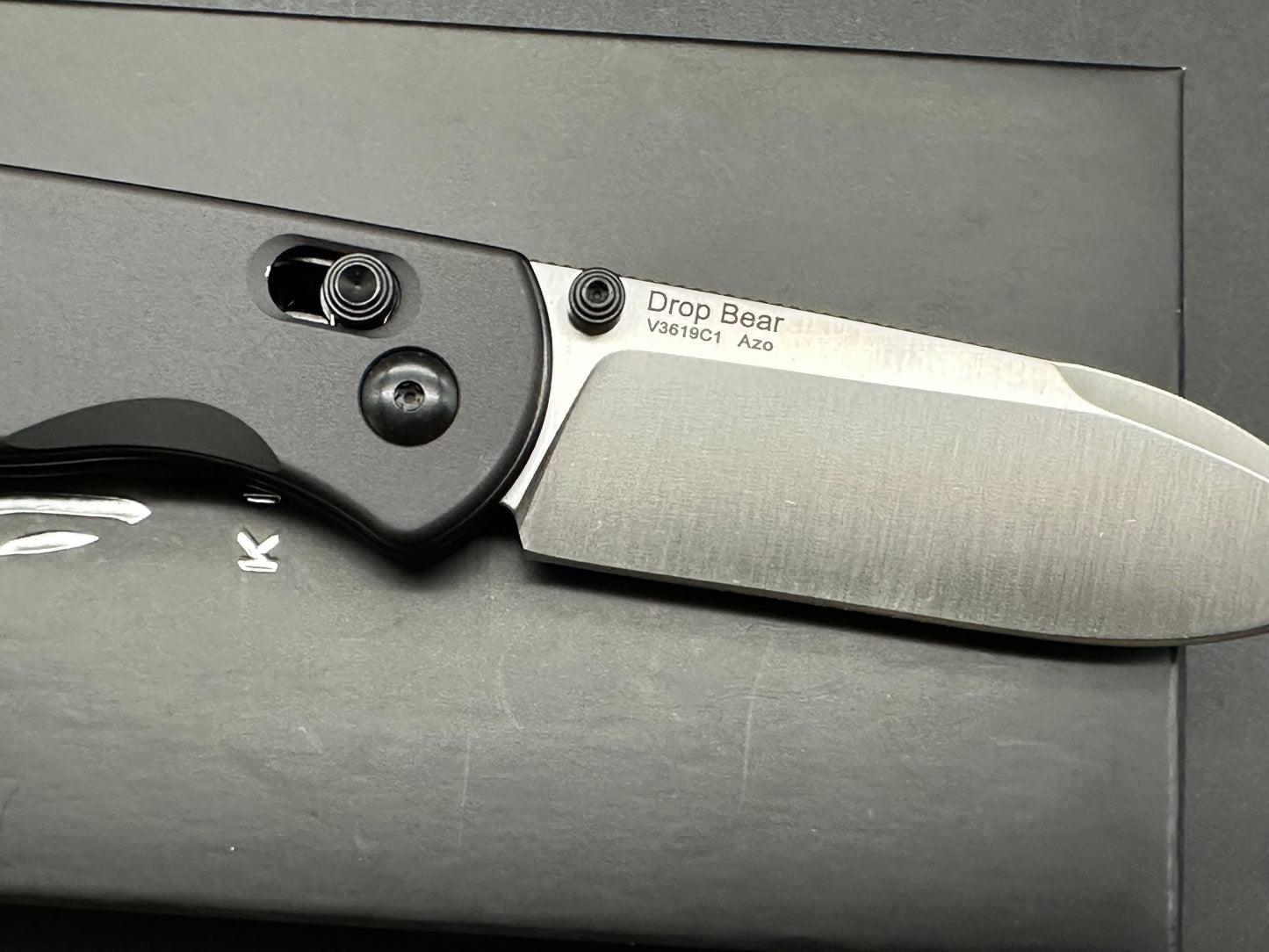 Kizer Drop Bear Clutch Lock Aluminum Gunmetal