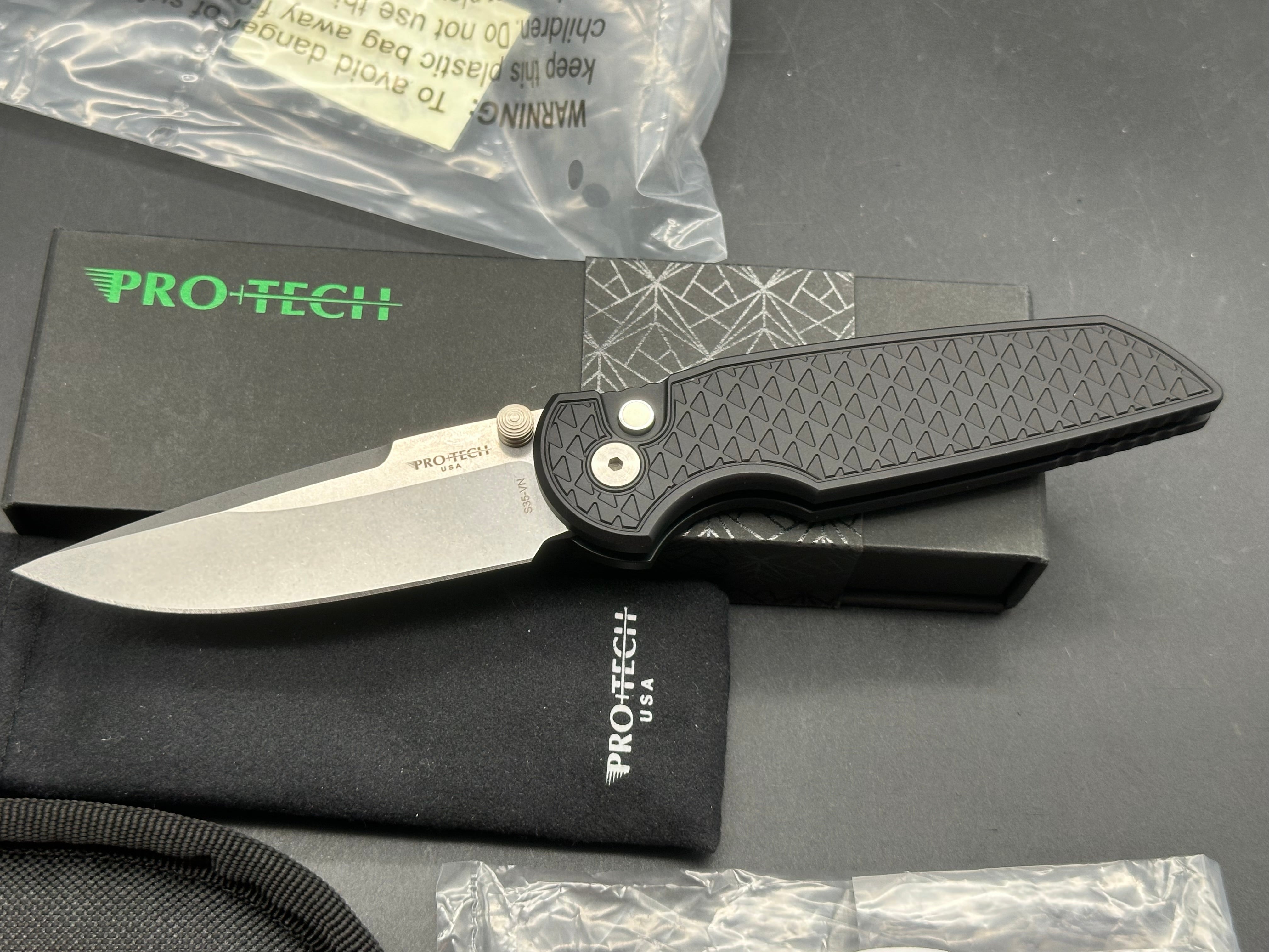 ProTech TR-3 Integrity 3.5" CPM S35VN Blade with Black Relic Pattern Aluminum Scales