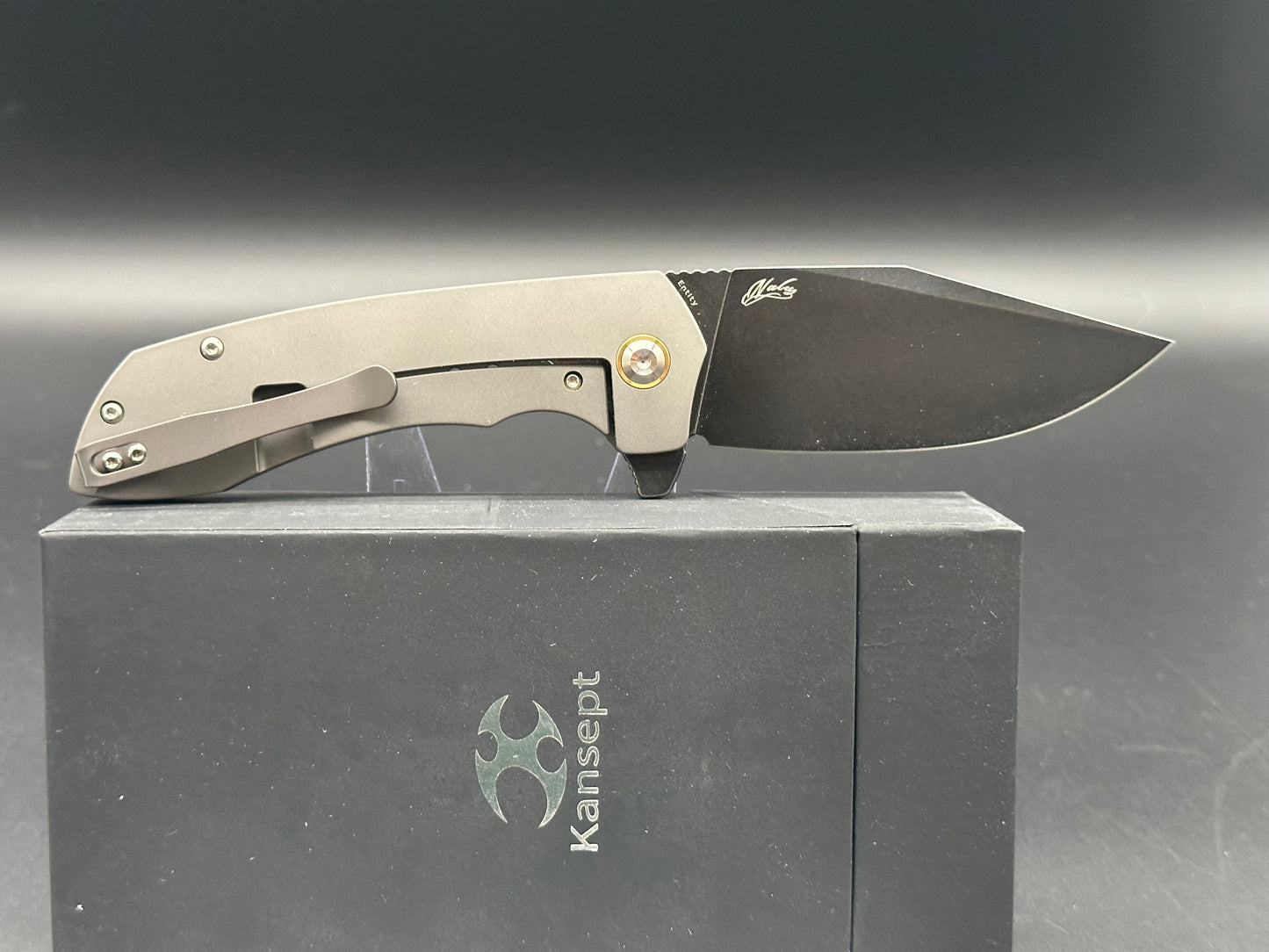 KANSEPT ENTITY FOLDING KNIFE SILICON CARBIDED TITANIUM HANDLE S35VN PLAIN EDGE BLACK/STONEWASH FINISH K1036B2