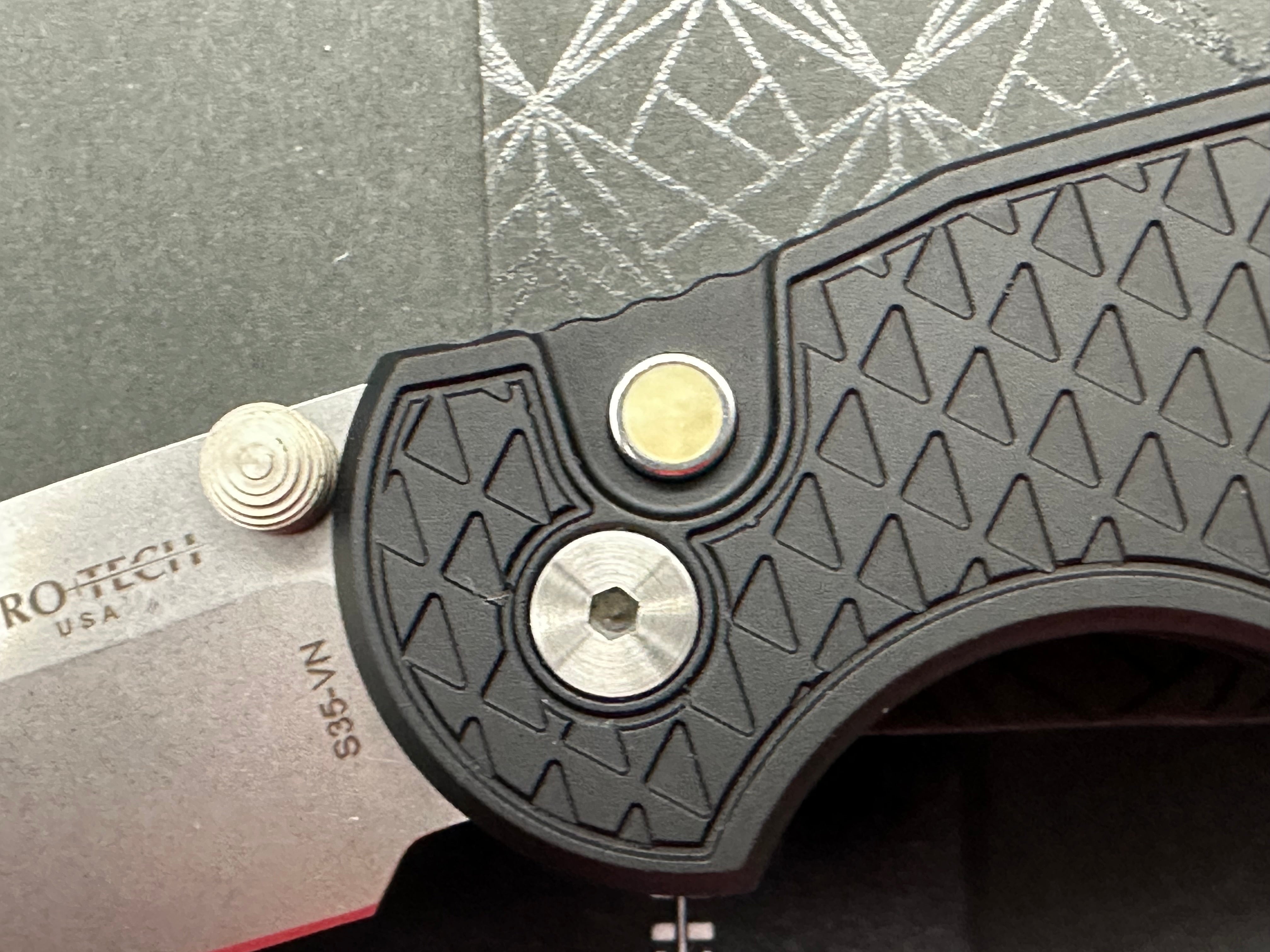 ProTech TR-3 Integrity 3.5" CPM S35VN Blade with Black Relic Pattern Aluminum Scales