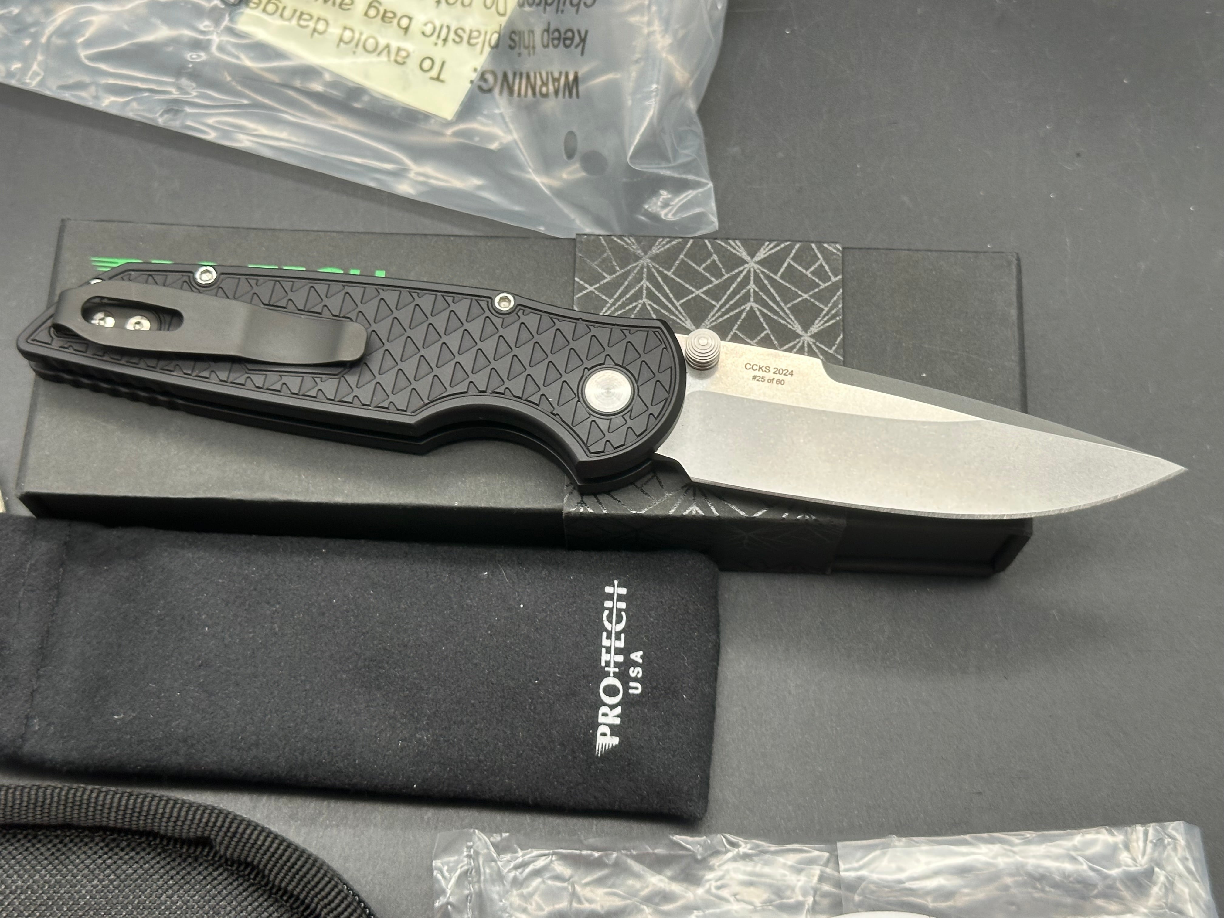 ProTech TR-3 Integrity 3.5" CPM S35VN Blade with Black Relic Pattern Aluminum Scales