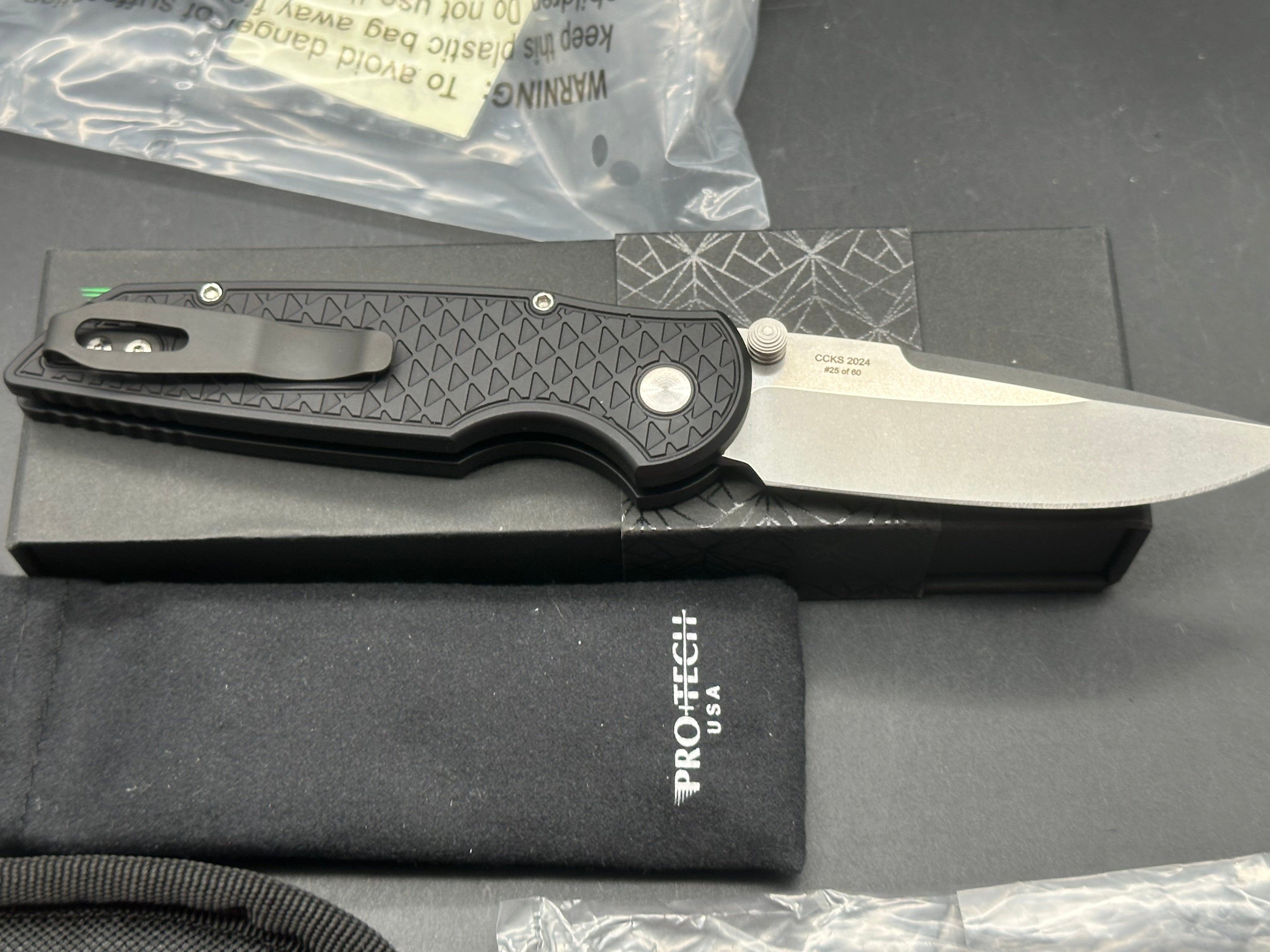 ProTech TR-3 Integrity 3.5" CPM S35VN Blade with Black Relic Pattern Aluminum Scales