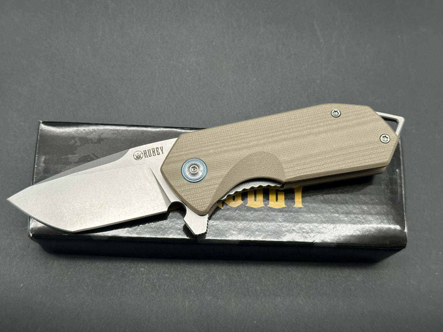 KUBEY KU203 LINERLOCK POCKET KNIFE Beige G10 HANDLE PLAIN D2 EDGE KU203C