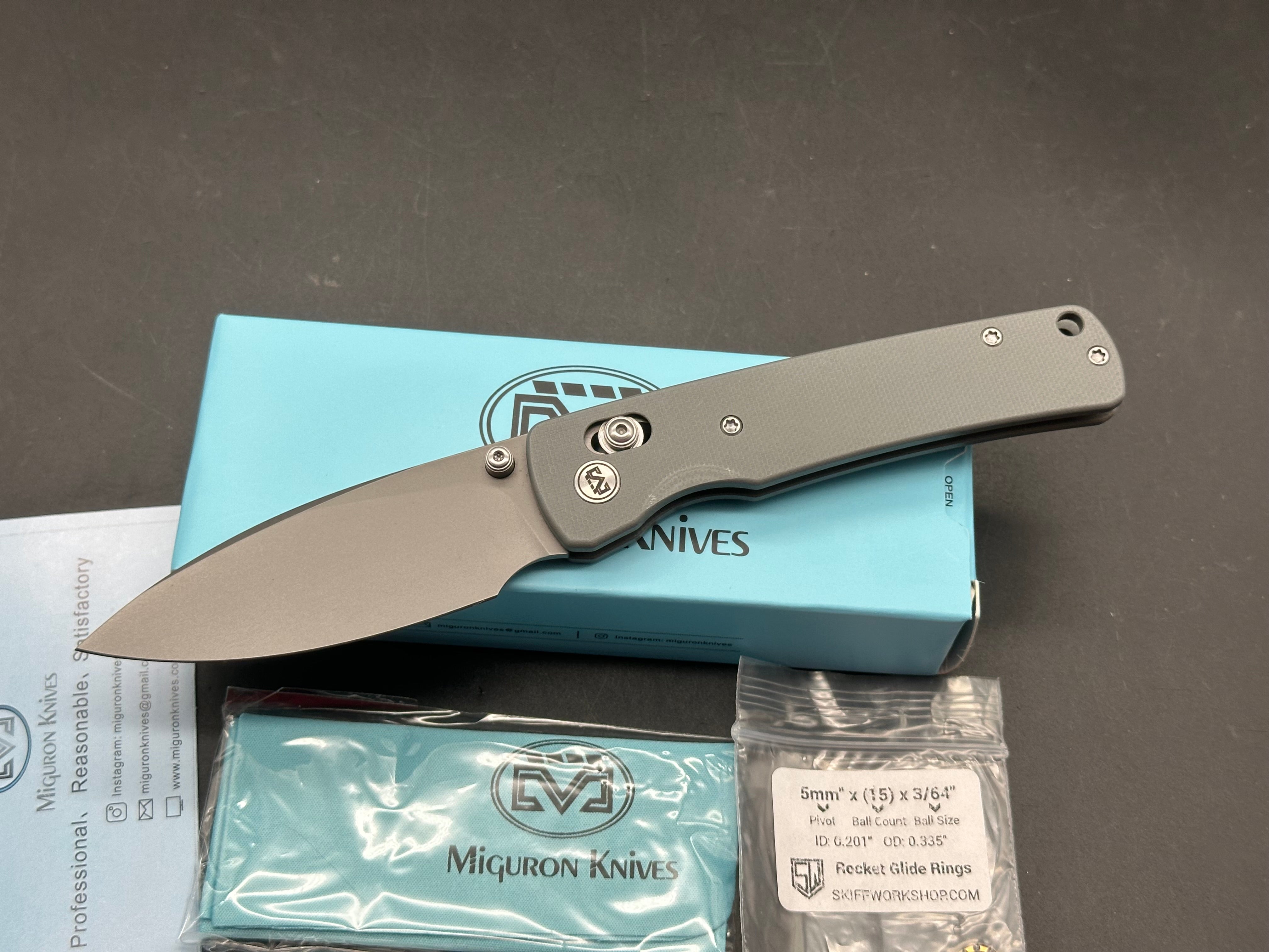 Miguron Vikor 3.14" 14C28N Graywash Blade with Gray Peel Ply Textured G10 Scales with Skiff Bearings installed