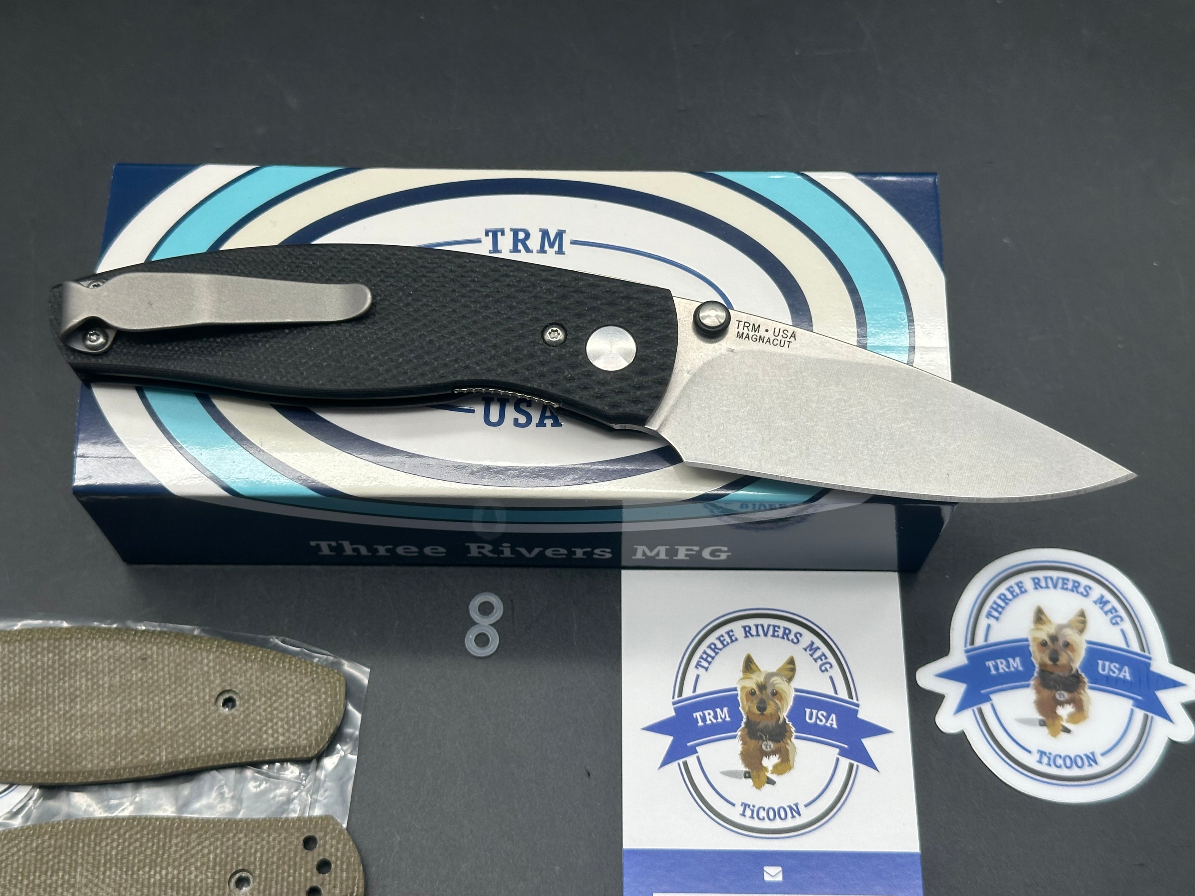 TRM - Three Rivers Mfg. Neutron 2  3" CPM MagnaCut Stonewash Blade w/Lizard Contoured Jet Black G10 Scales
