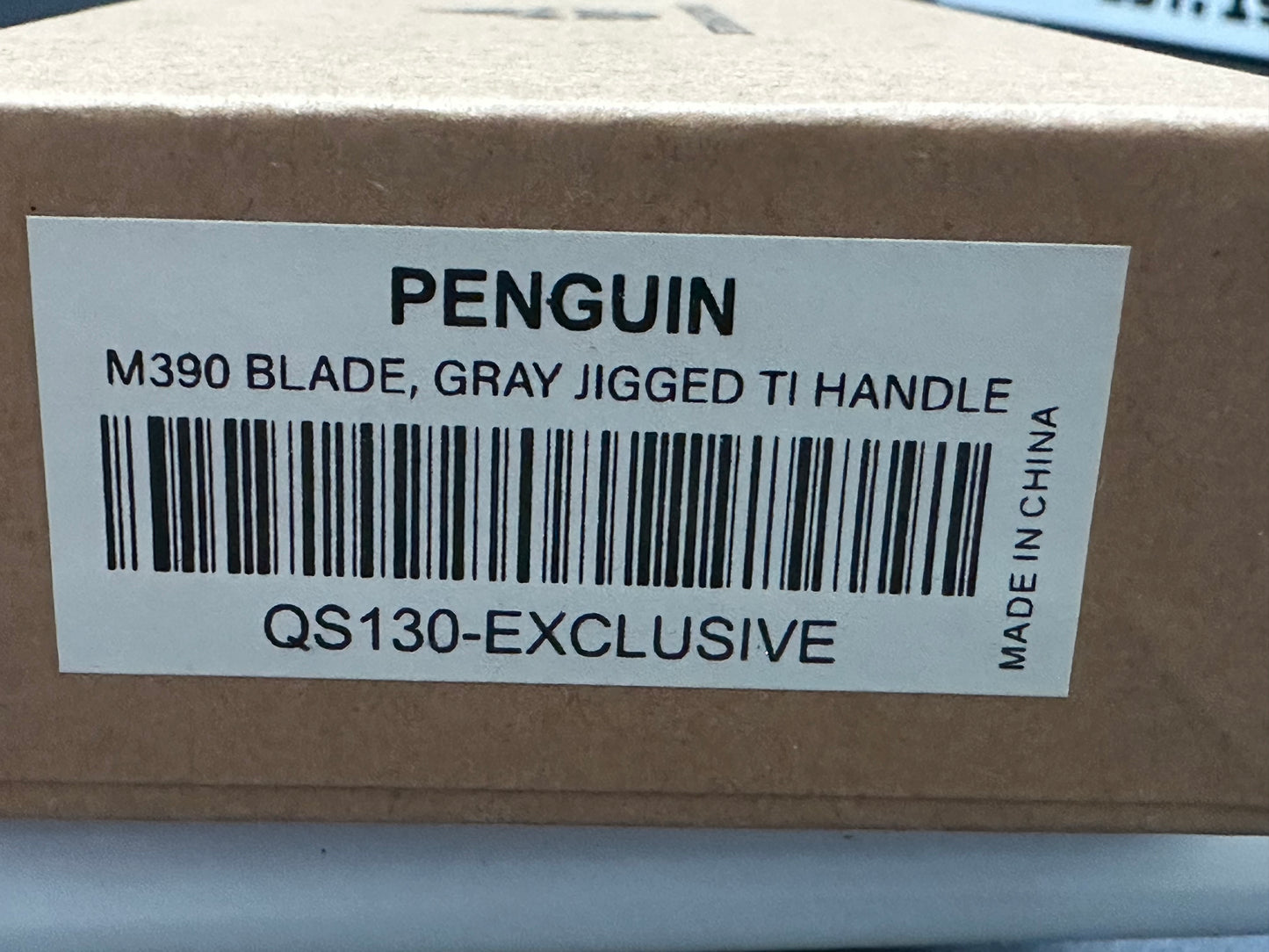 QSP Exclusive Penguin Knife QS130 Gray Jigged Titanium M390