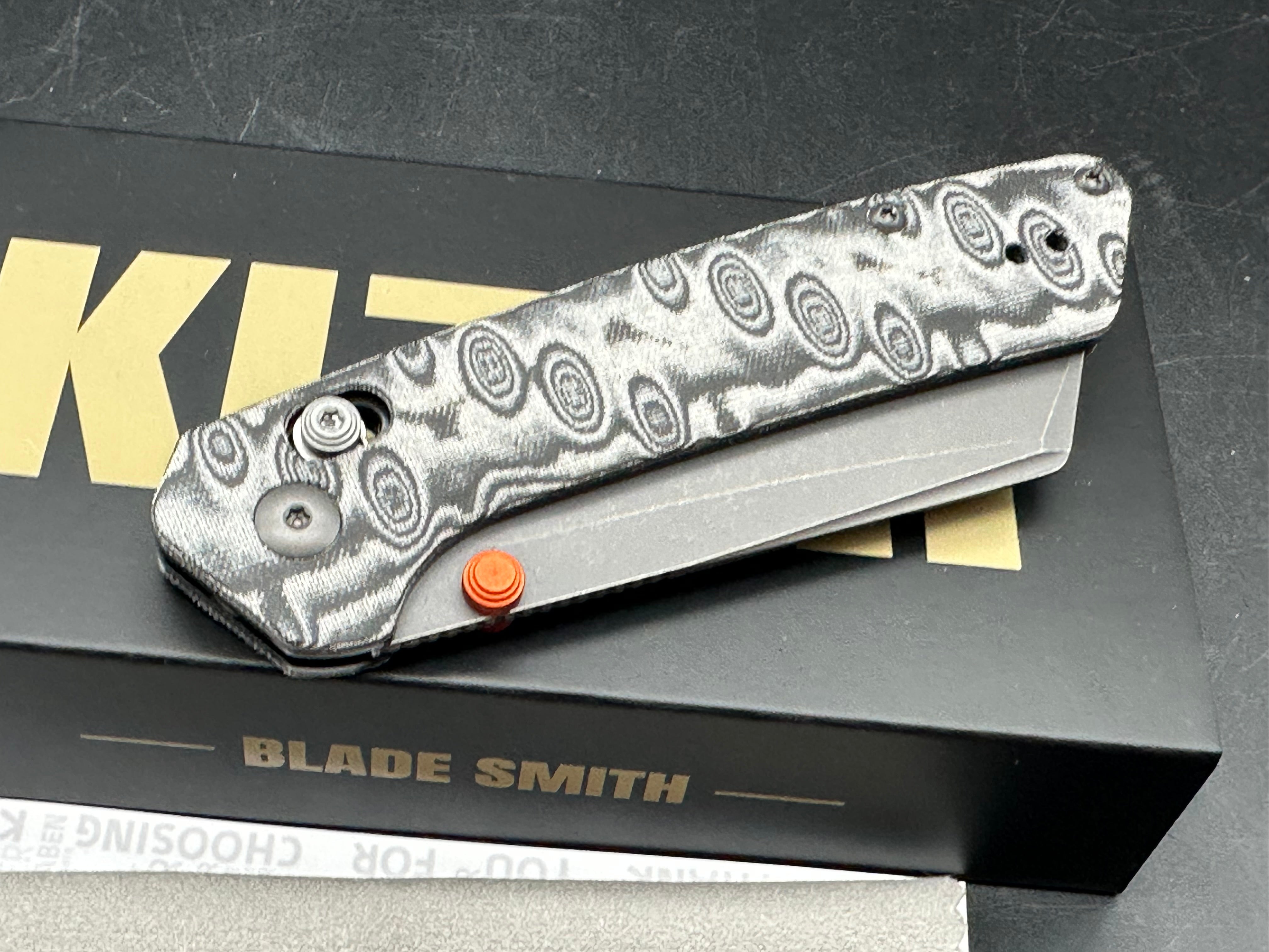 KIZER MADRAC CL AIRTI BLACK GRAY VORTEX PATTERN MICARTA HANDLE M390 SHEEPSFOOT