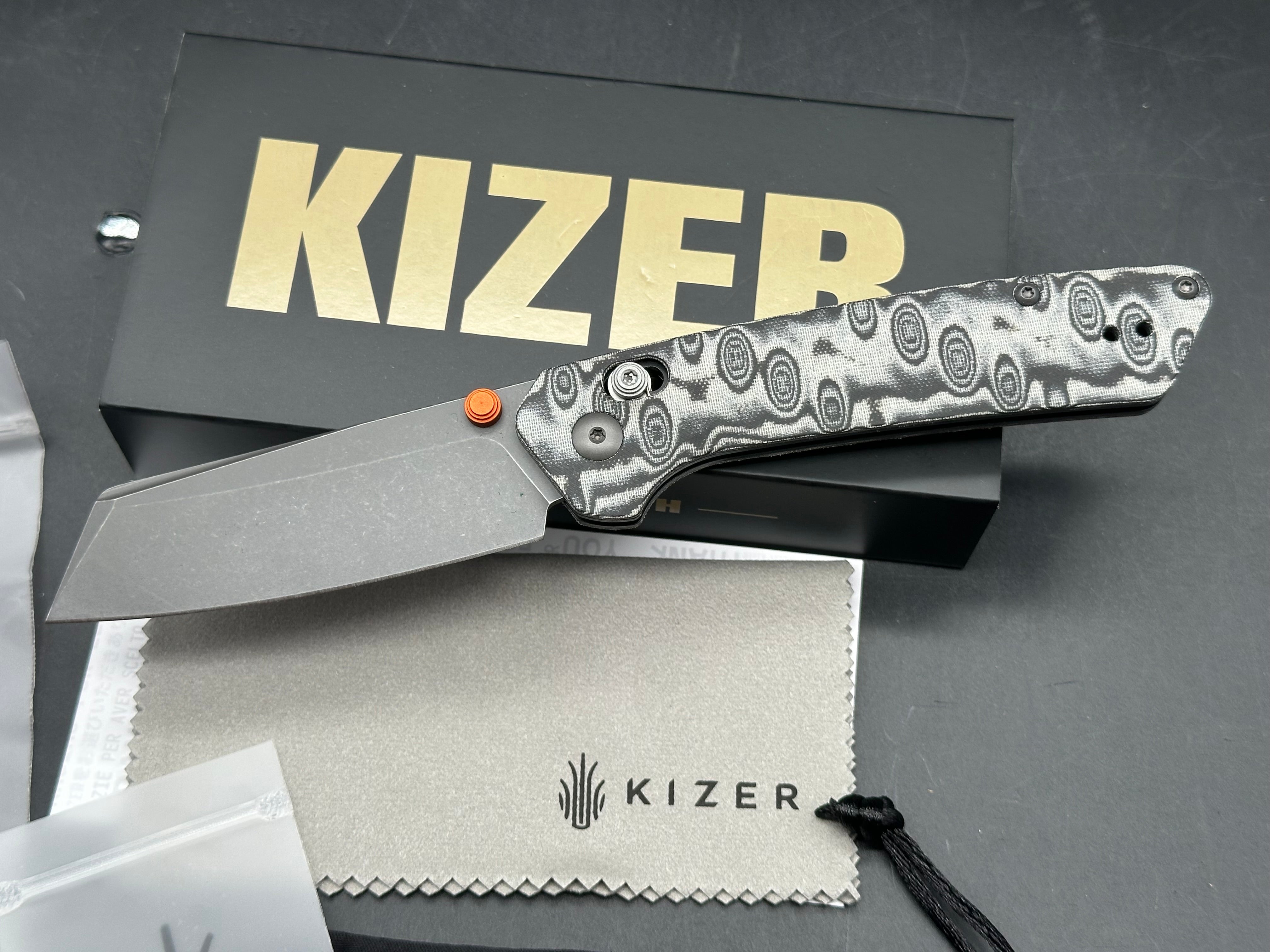 KIZER MADRAC CL AIRTI BLACK GRAY VORTEX PATTERN MICARTA HANDLE M390 SHEEPSFOOT