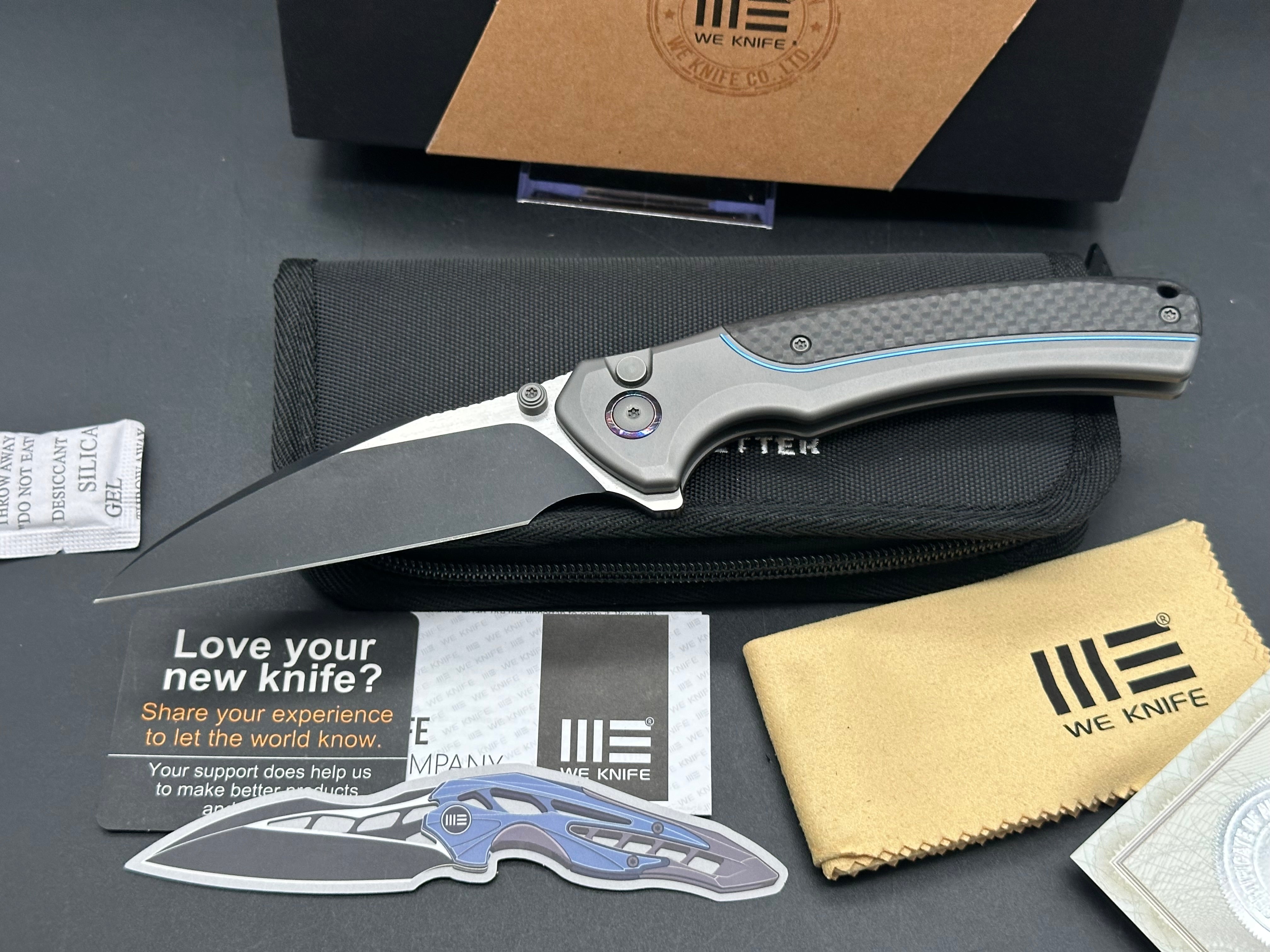 WE ZIFFIUS FOLDING KNIFE GRAY/BLUE TITANIUM/TWILL CARBON FIBER INLAY HANDLE 20CV WHARNCLIFFE PLAIN EDGE BLACK/SATIN FINISH LIMITED EDITION WE22024A-1