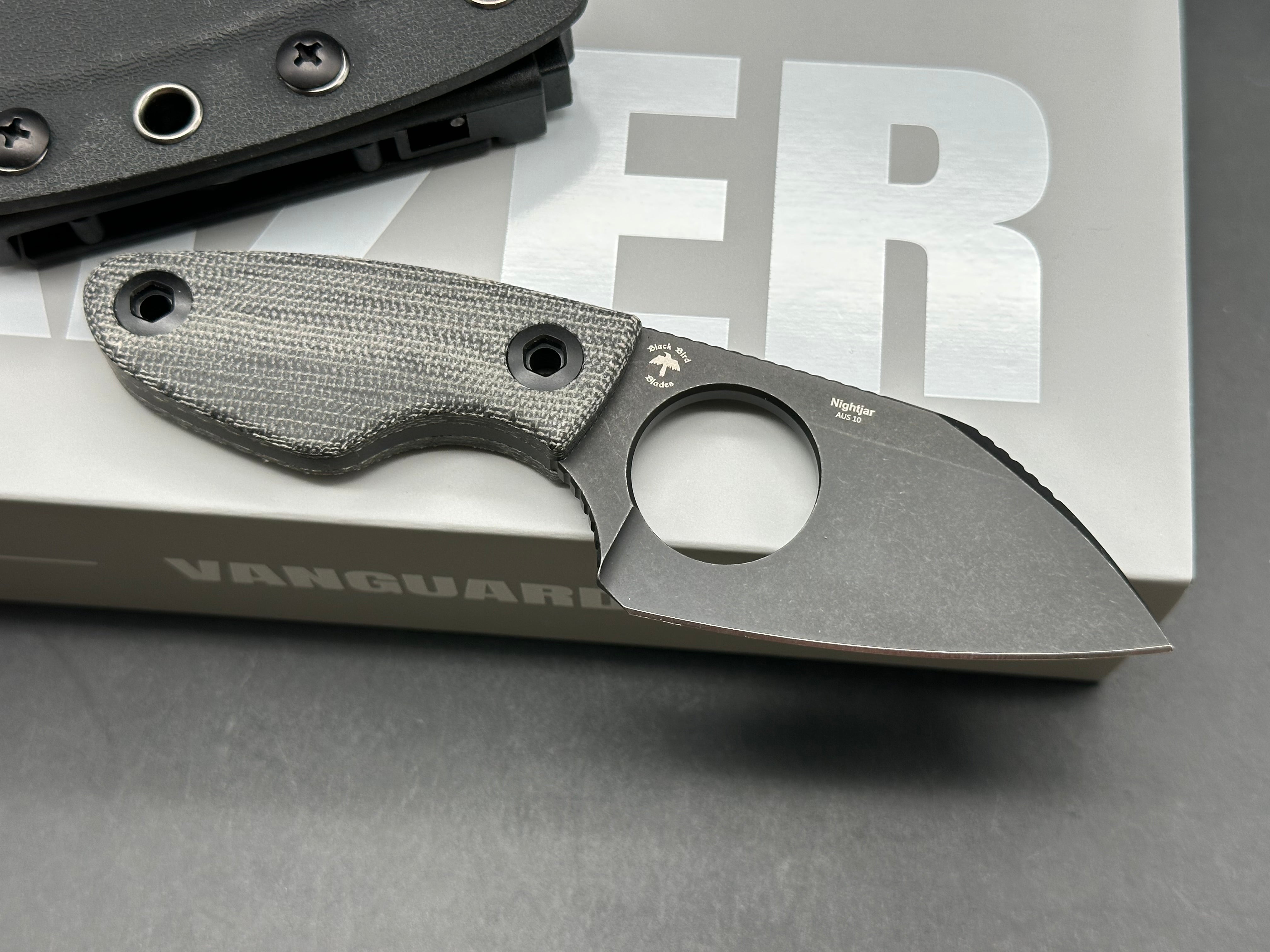 KIZER NIGHTJAR BLACK MICARTA HANDLE AUS-10 PLAIN EDGE BLACK PVD