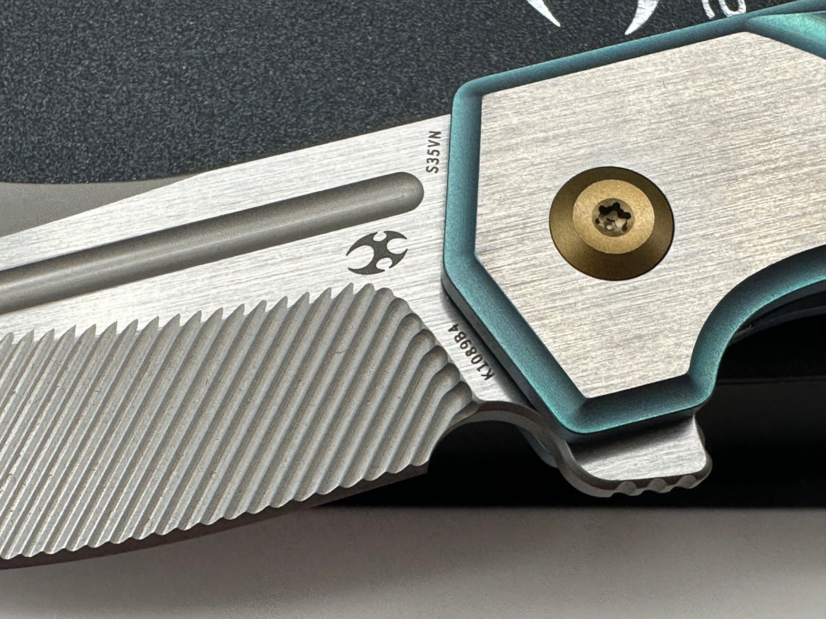 KANSEPT ORION GREEN/MACHINE SATIN TITANIUM HANDLE S35VN CLIP POINT