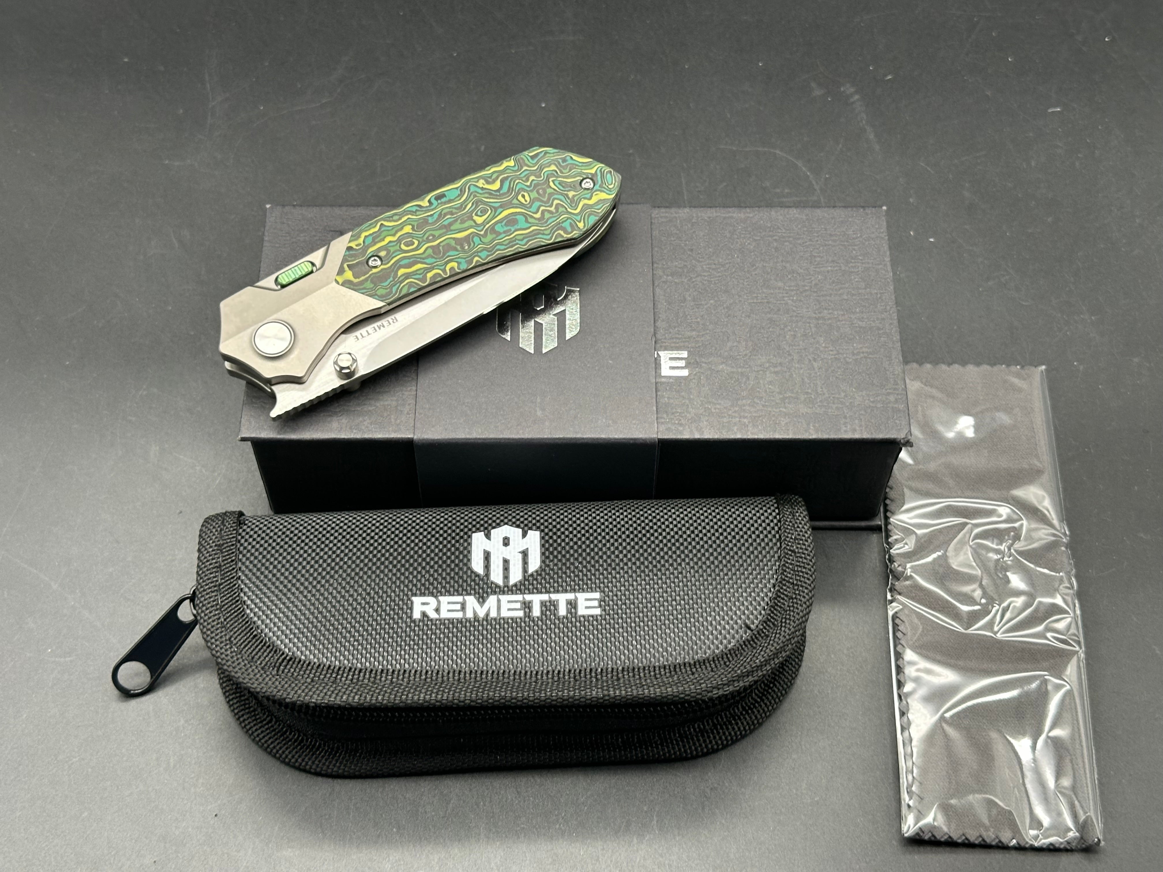 Remette RT Meteor Titanium Handles w/ Green Carbon Fiber Inlays & M390