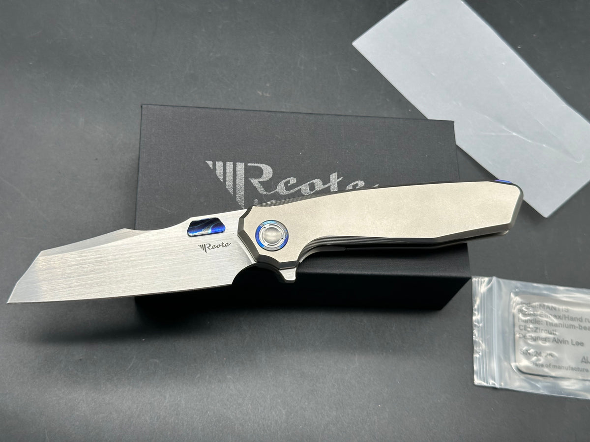 Titanium Mantis REATE KNIVES MANTIS FOLDING KNIFE SMOOTH BLASTED TITANIUM HANDLE HAND
