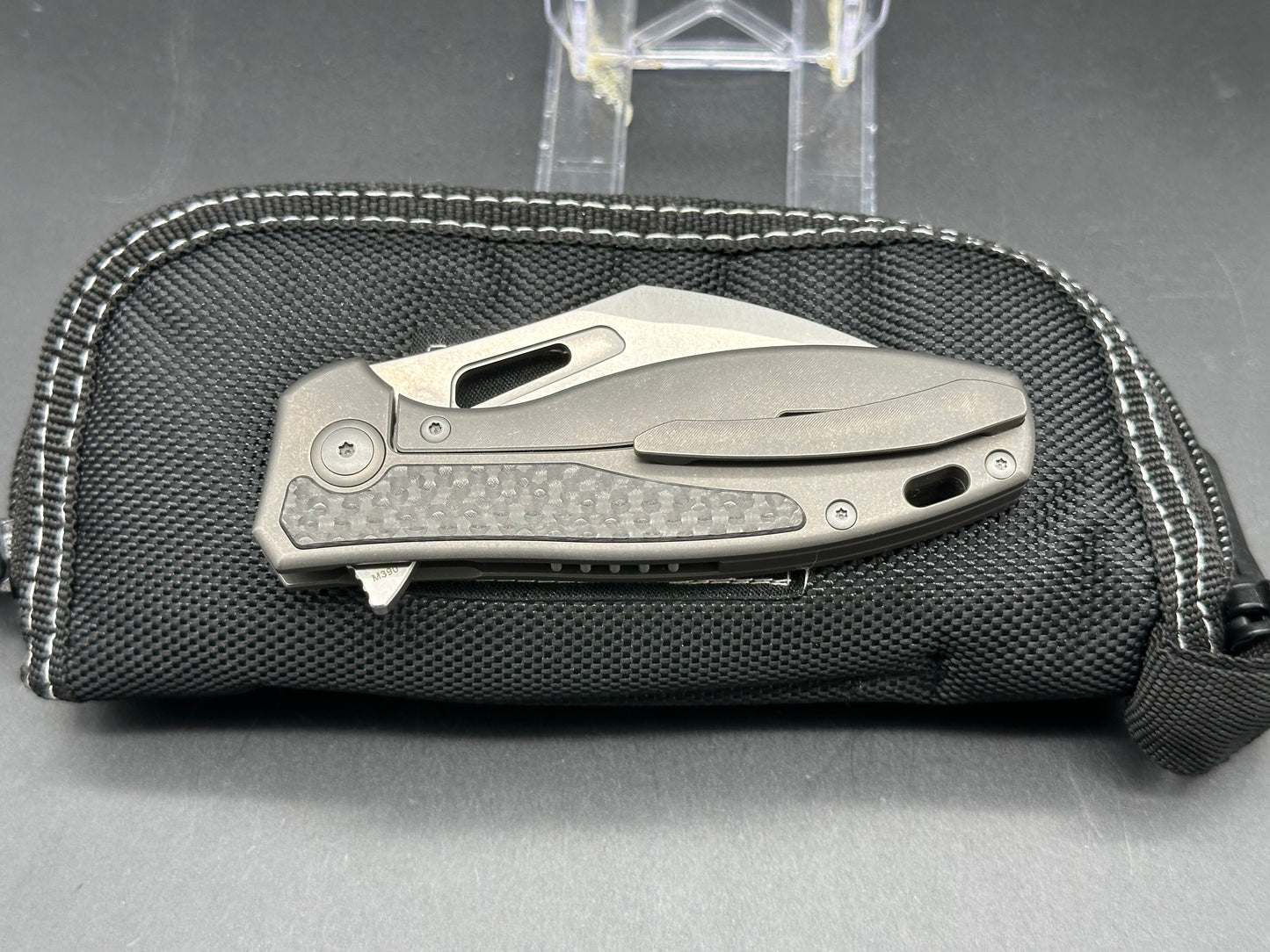 Infinite Knives Pufferfish/Grey Ti Handle Carbon Fiber Inlays w/M390 blade