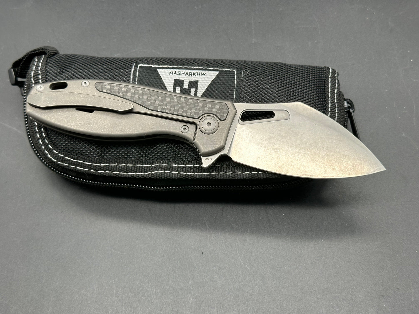 Infinite Knives Pufferfish/Grey Ti Handle Carbon Fiber Inlays w/M390 blade