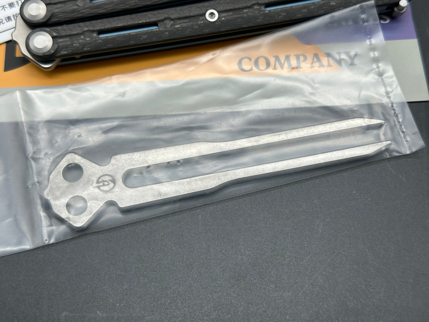 Maxace/ Midnight Cat  Serpent Striker V3 Balisong/Blue Ti Liners  Carbon Fiber Overlays Bohler M390