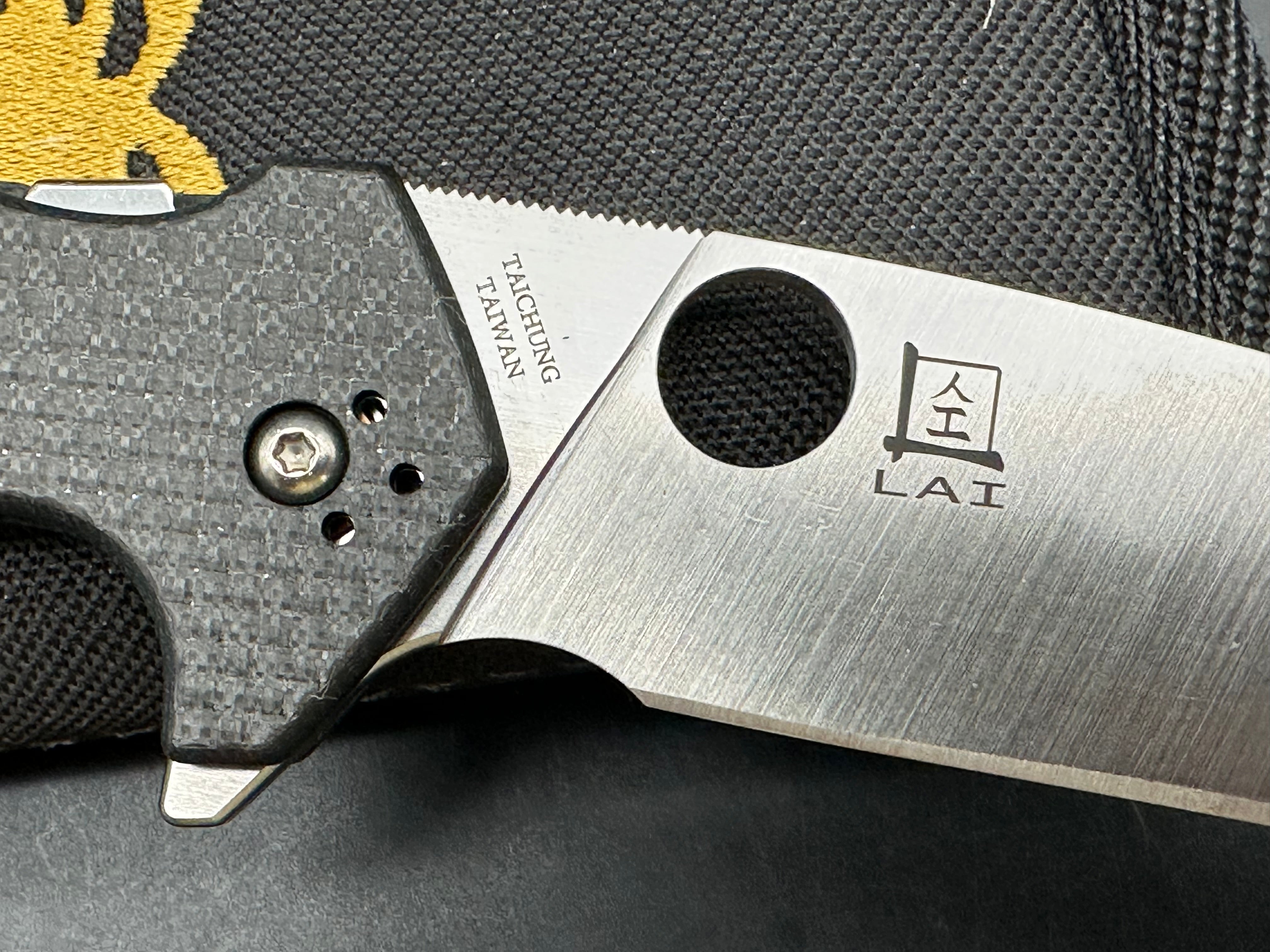 Spyderco Lai Amalgam Carbon Fiber & S30V blade