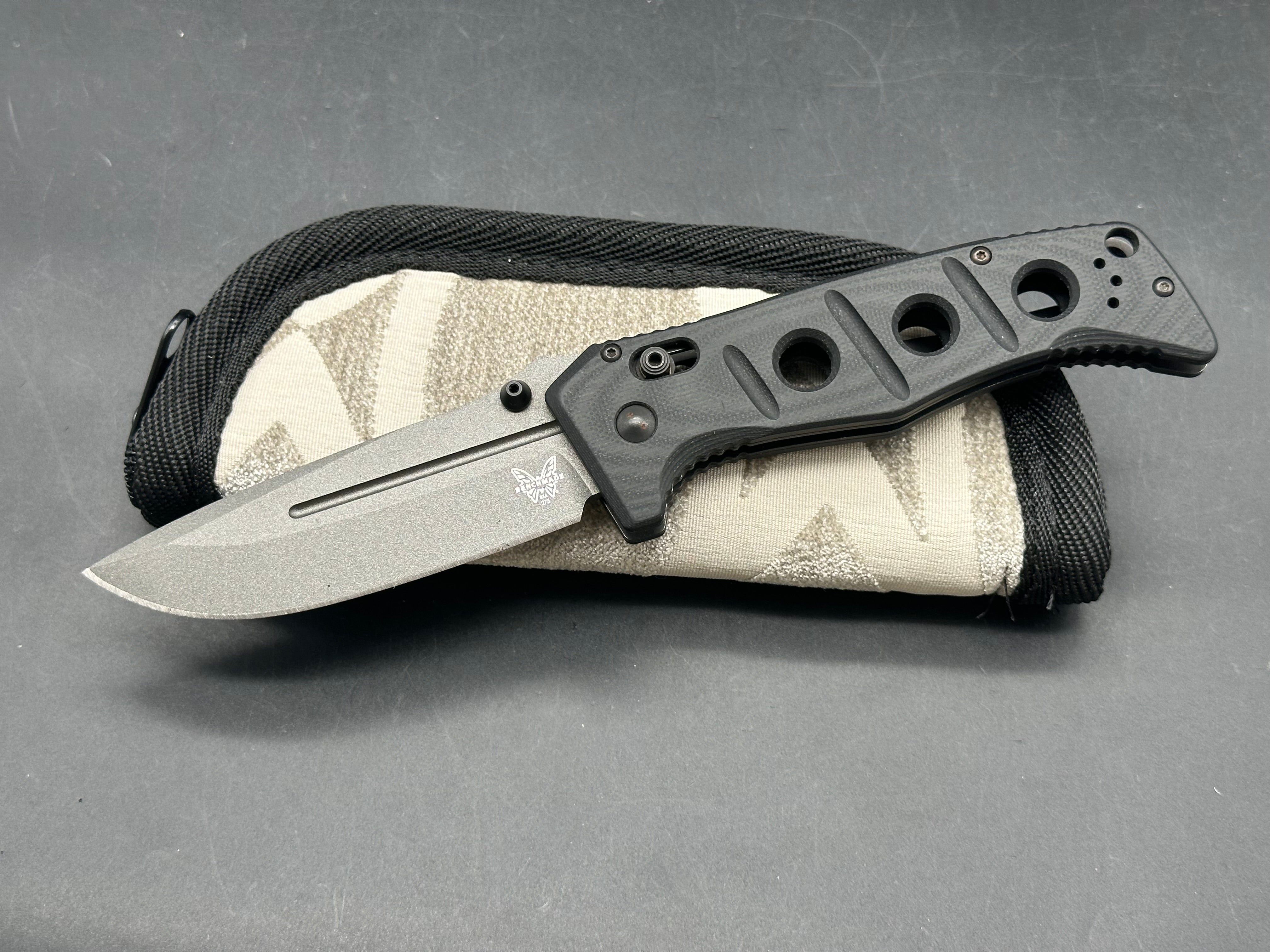 Benchmade Adamas Black G-10 Handle, Axis Lock, Gray Cerakote CPM-CRUWEAR (3.80” DP) Blade