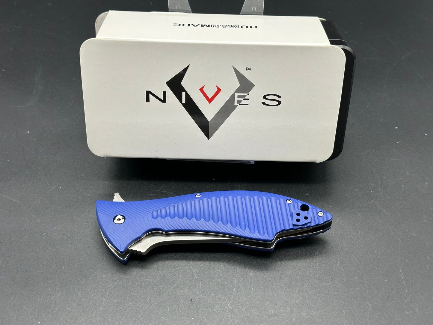 V Nives Jerry Hossom Deplorable AUS-8 Blade, Blue FRN Handles