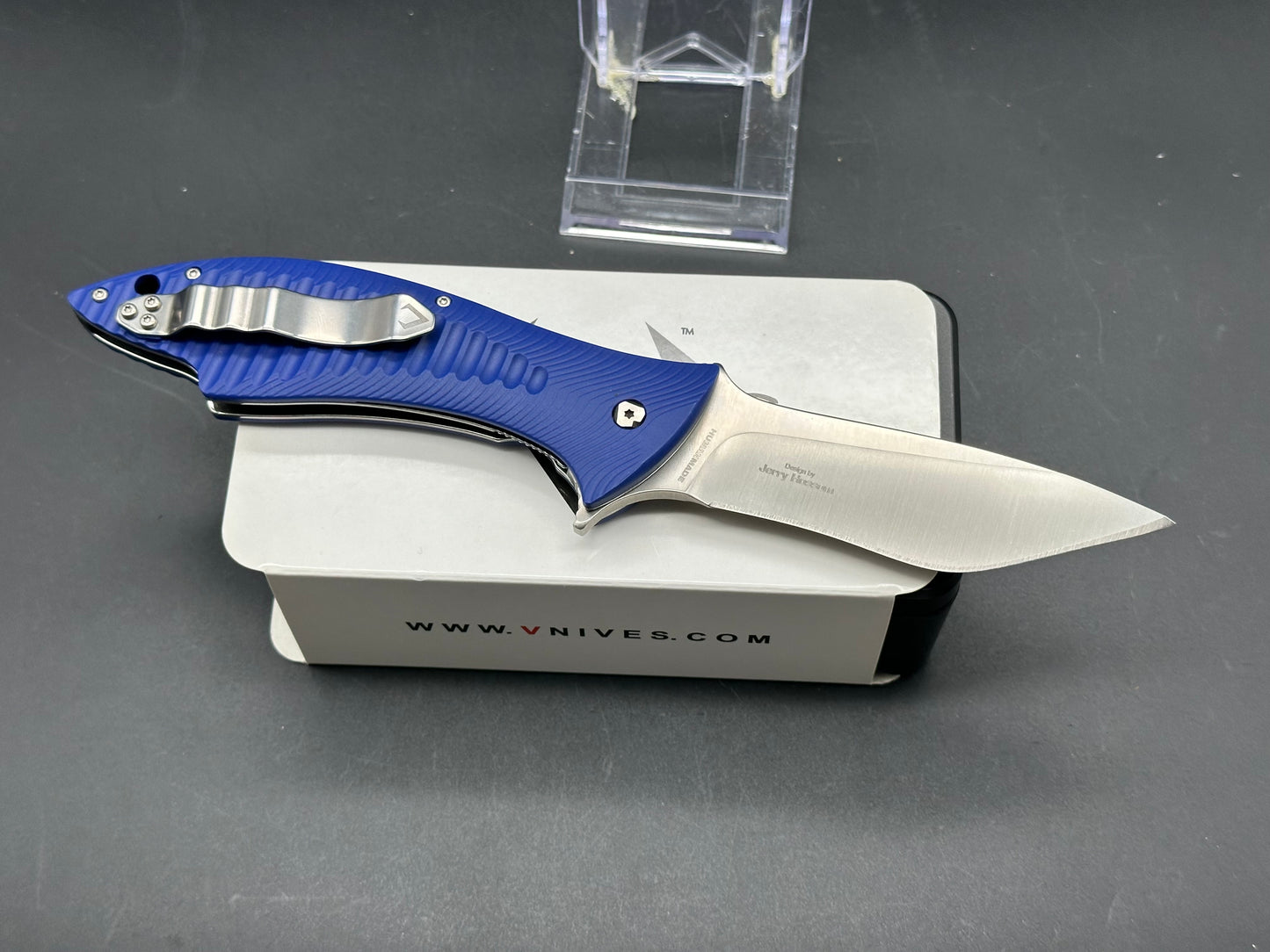 V Nives Jerry Hossom Deplorable AUS-8 Blade, Blue FRN Handles