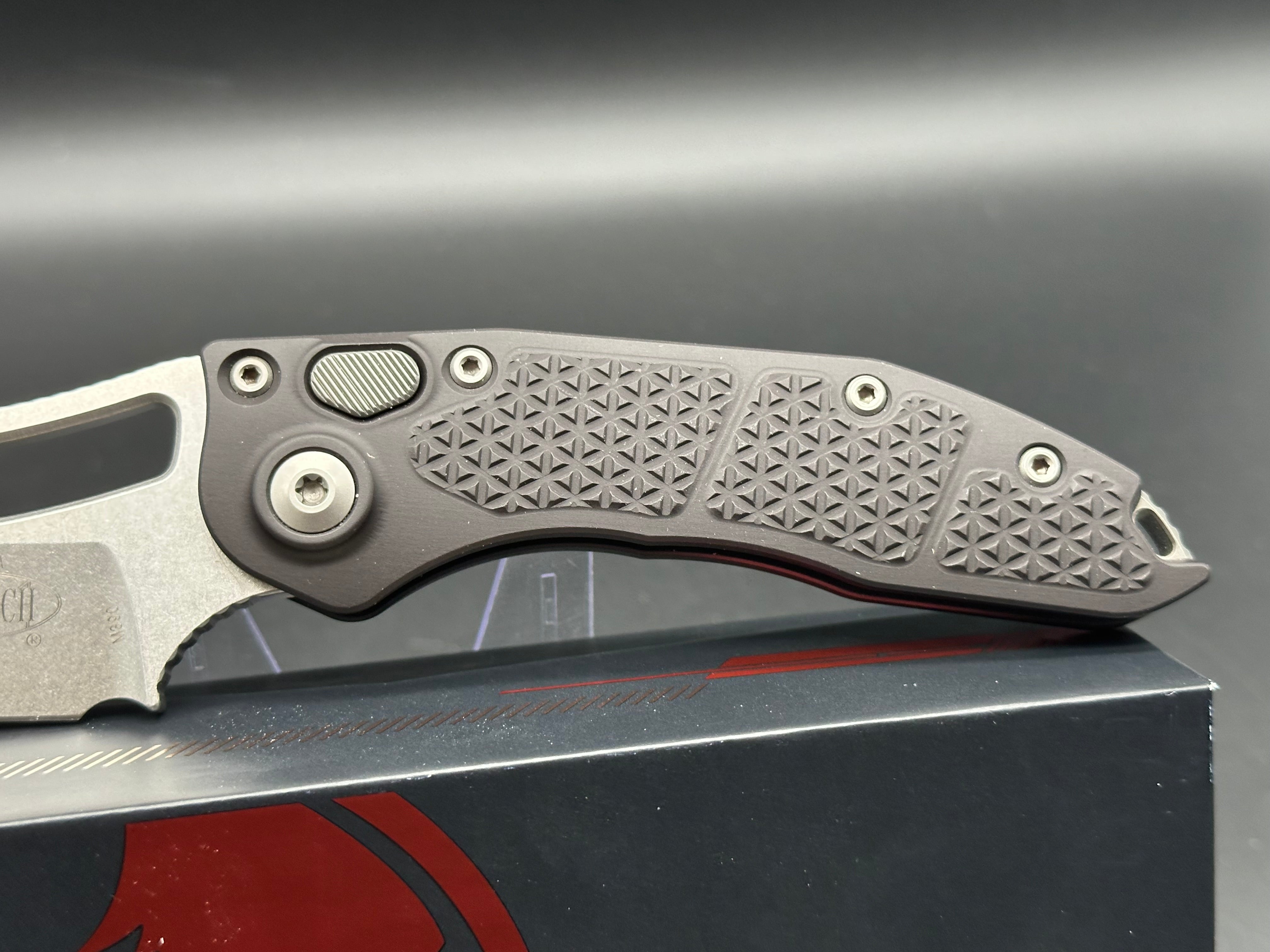 Microtech Stitch Automatic stone wash blade