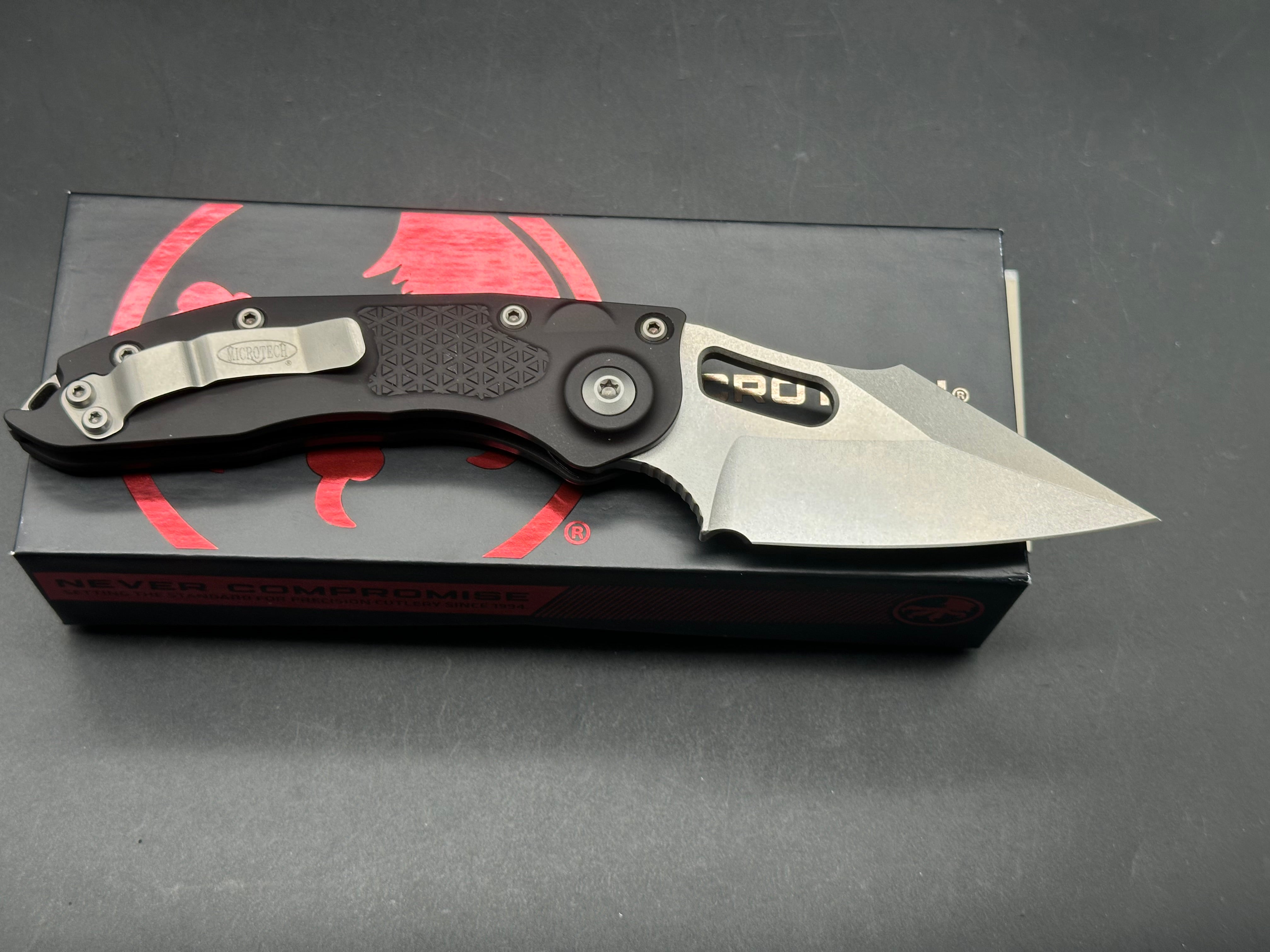 Microtech Stitch Automatic stone wash blade