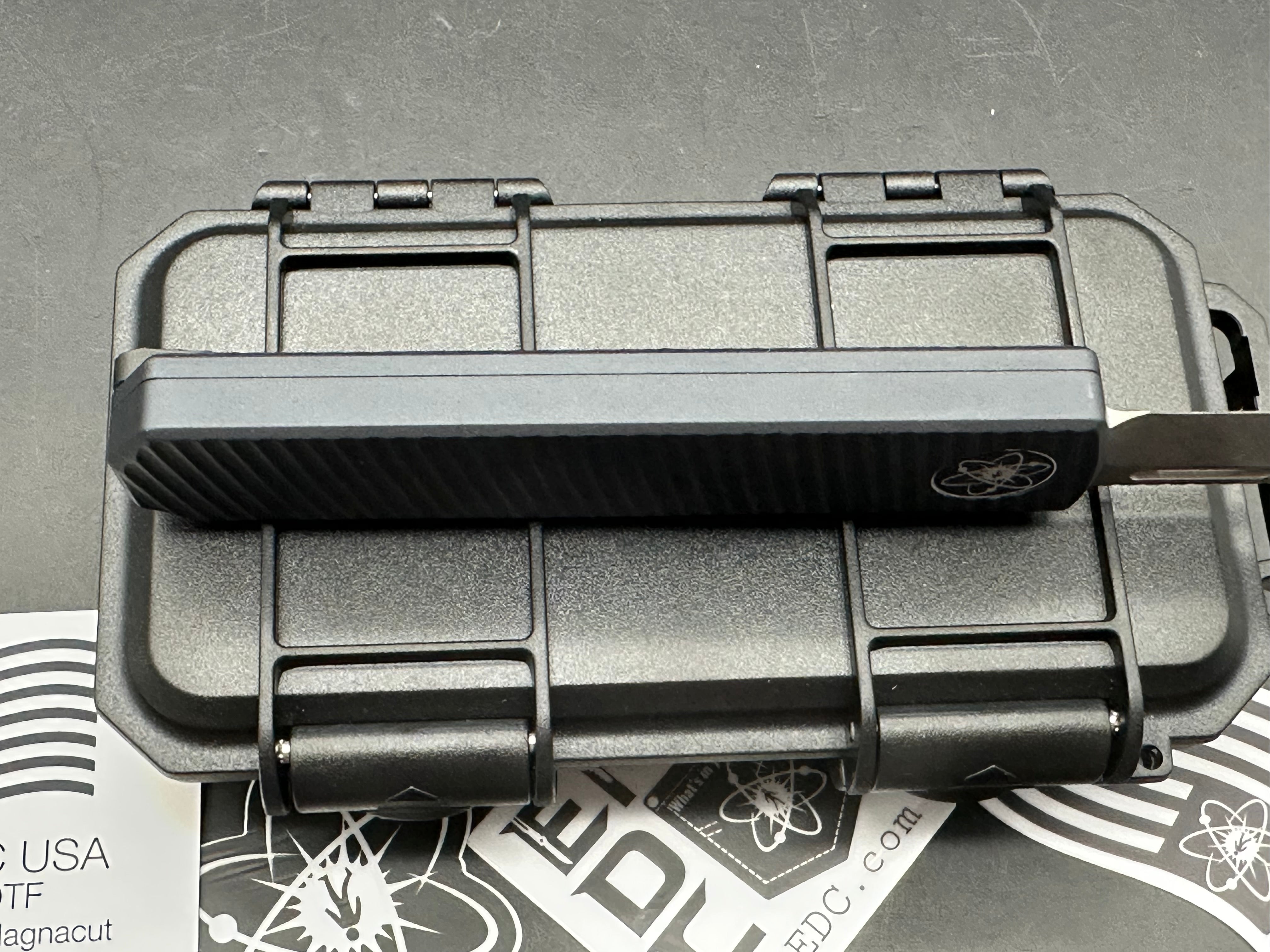 Emp EDC pulse OTF - bluish grey handle and stonewashed blade - reverse tanto magnacut blade