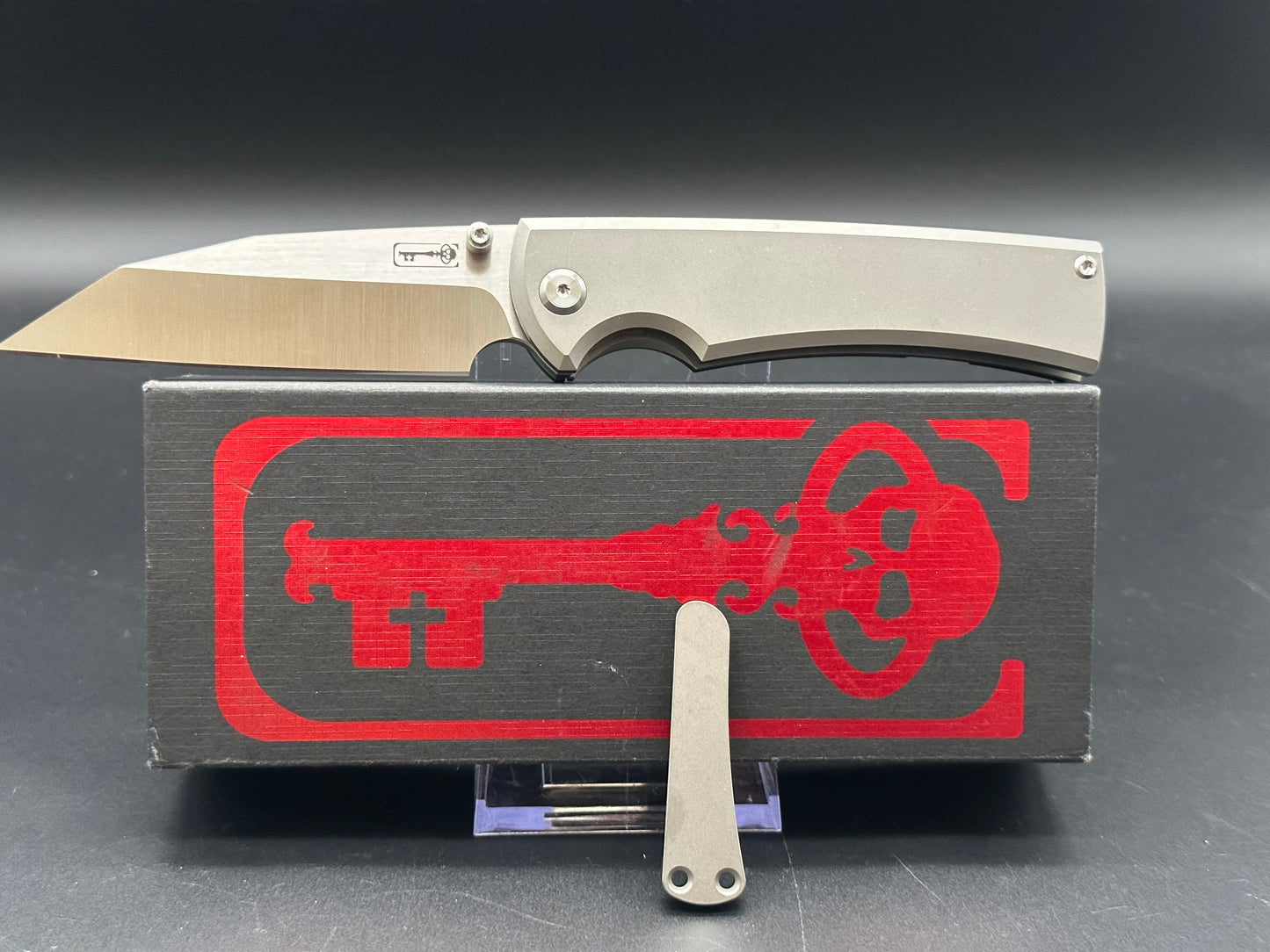 Chaves Ultramar Sangre Street Flipper Knife Titanium Warncliffe