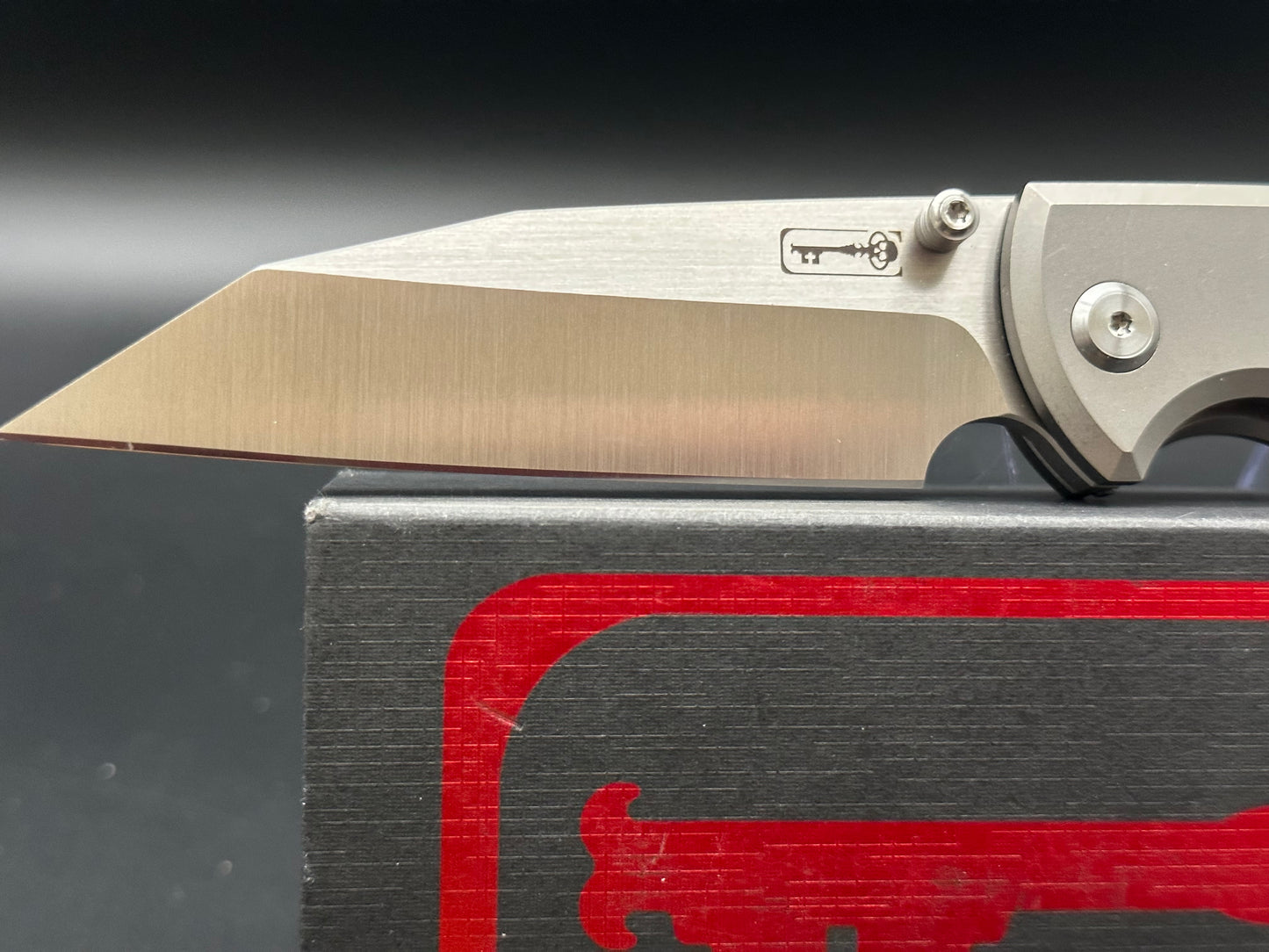 Chaves Ultramar Sangre Street Flipper Knife Titanium Warncliffe