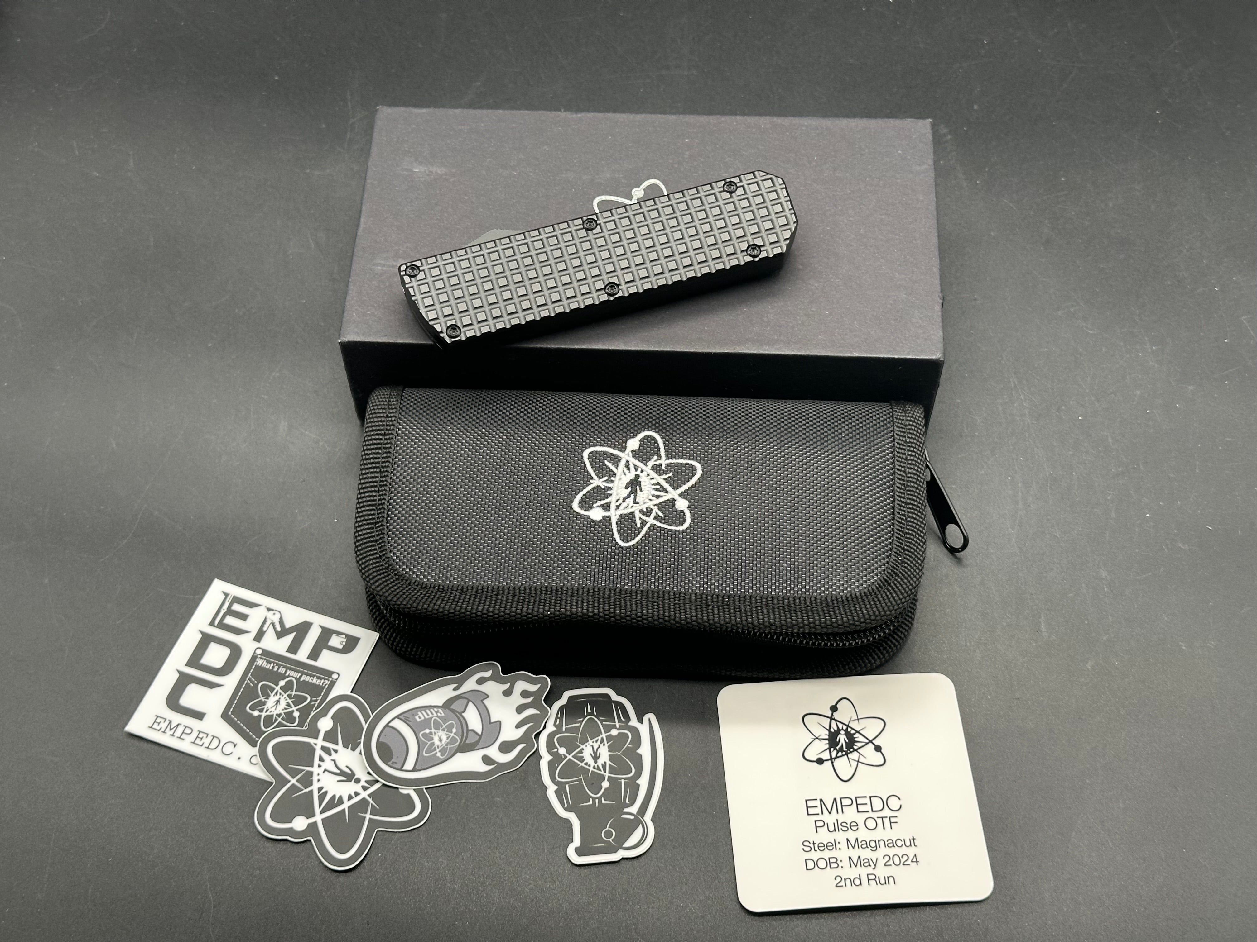 Emp EDC Pulse - Bowie blade - magnacut with stonewash - black handle