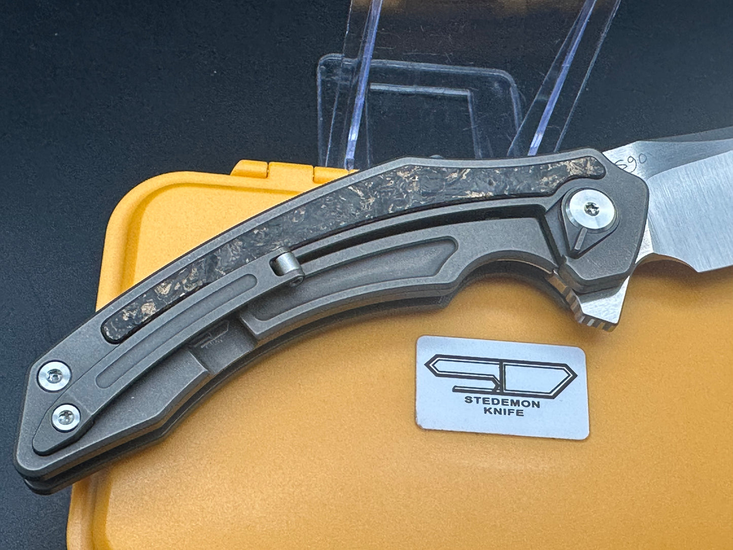 Stedemon PRKI Frame Lock Knife Black CF/Gray Titanium