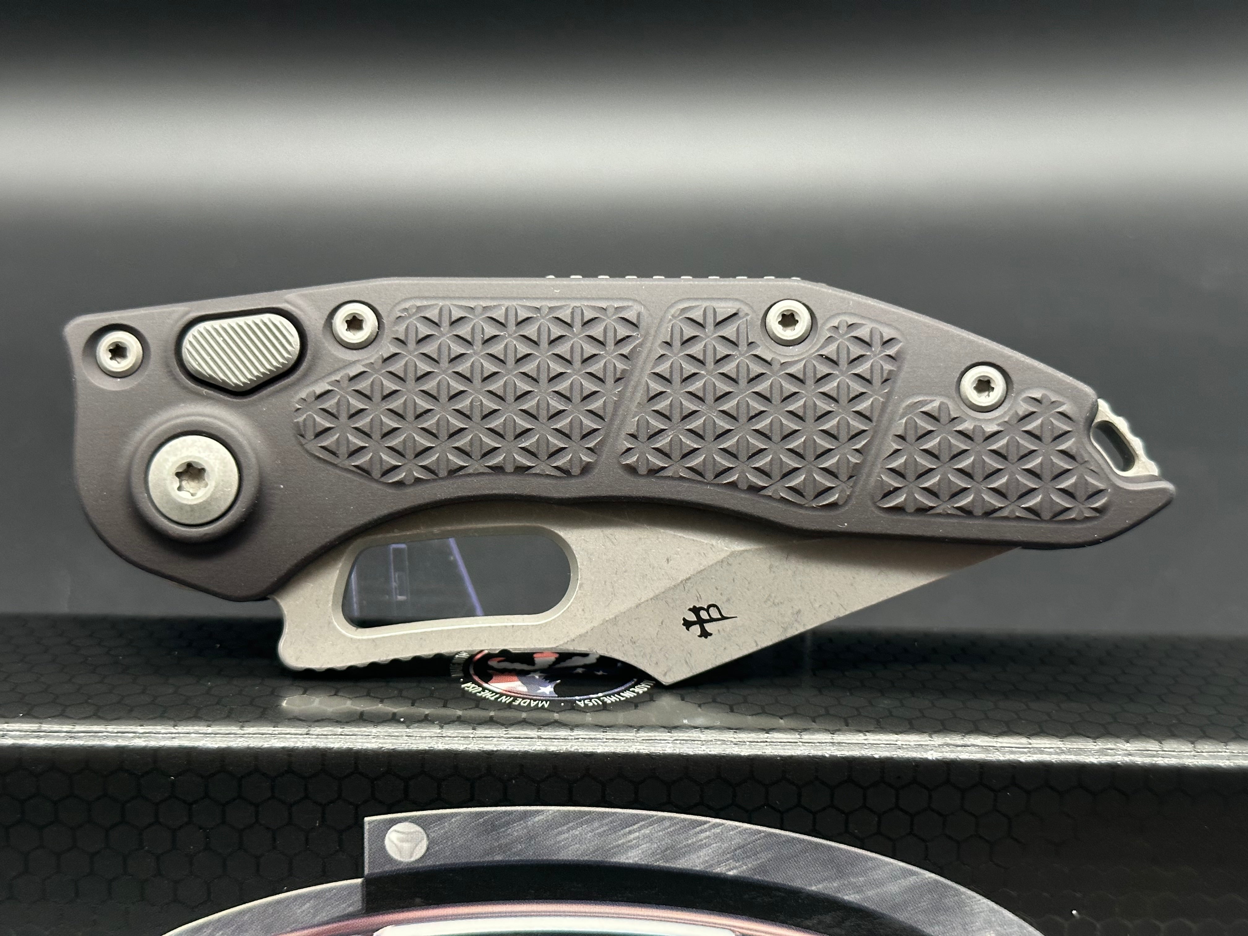 Microtech Stitch Auto Apocalyptic Standard (169-10 AP) – Elmax Blade Steel