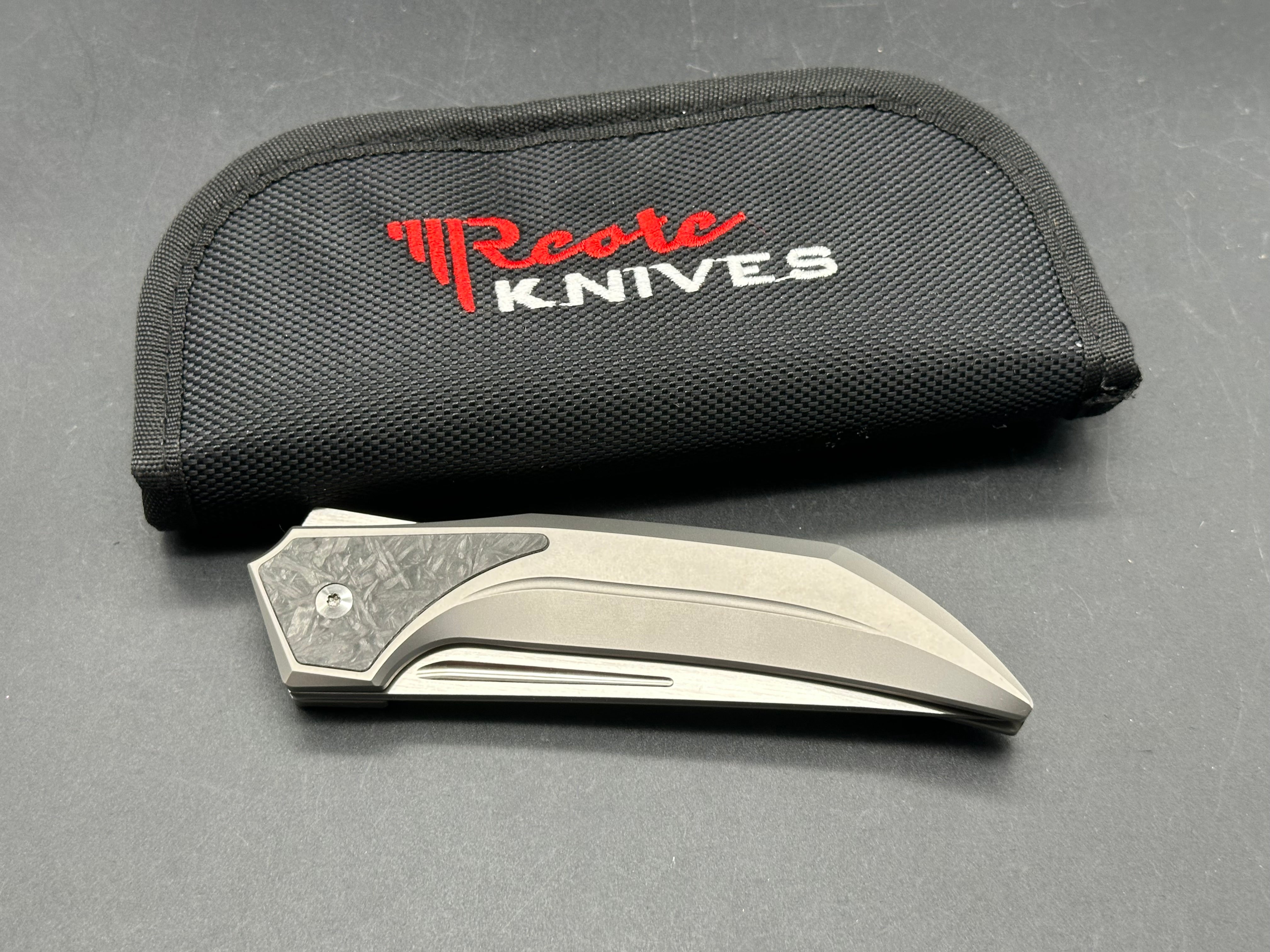 Reate Knives + Tashi Bharucha - The Future/Grey Ti Frame (Integral)+ Carbon Fiber Inlays