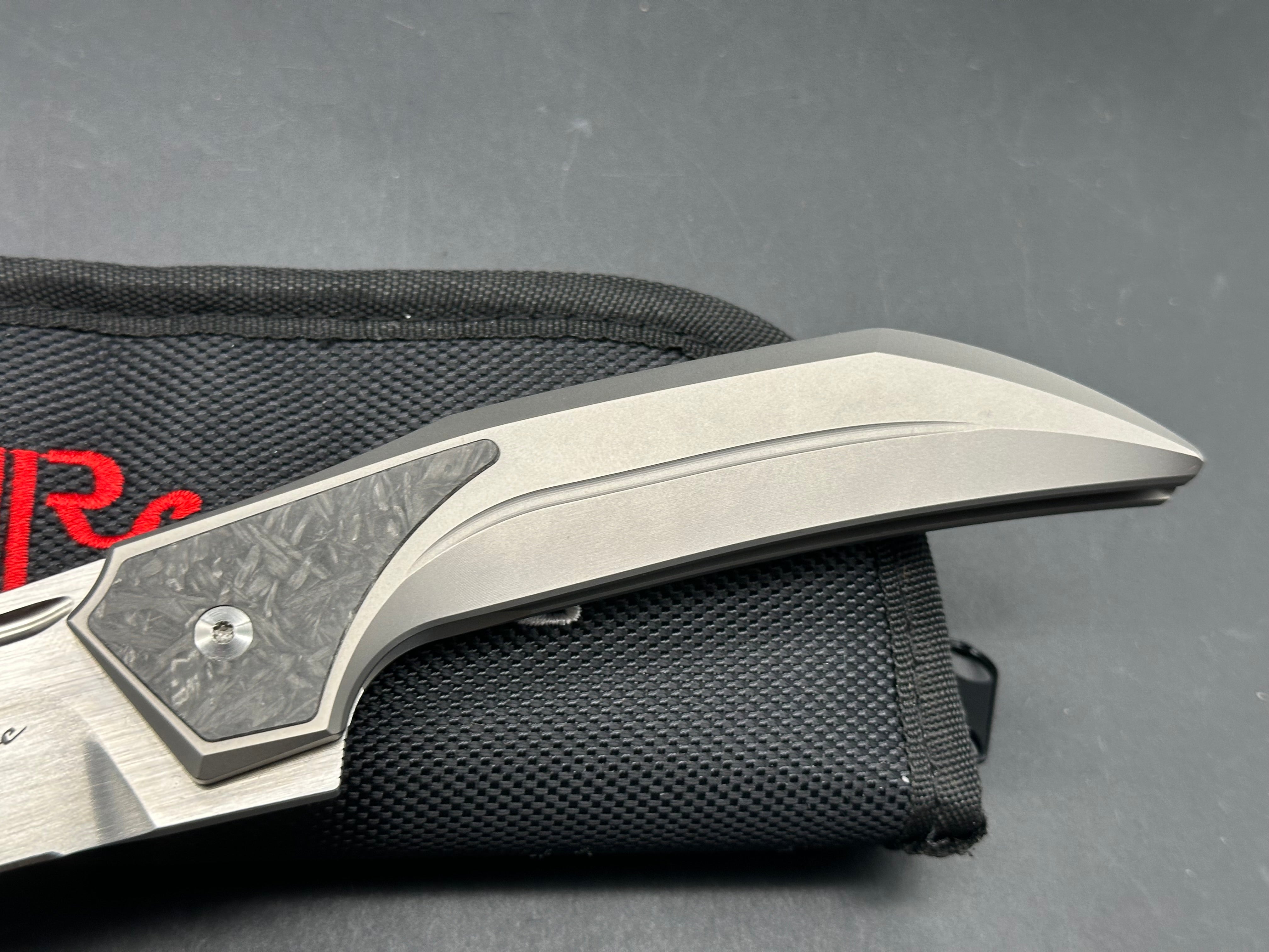 Reate Knives + Tashi Bharucha - The Future/Grey Ti Frame (Integral)+ Carbon Fiber Inlays