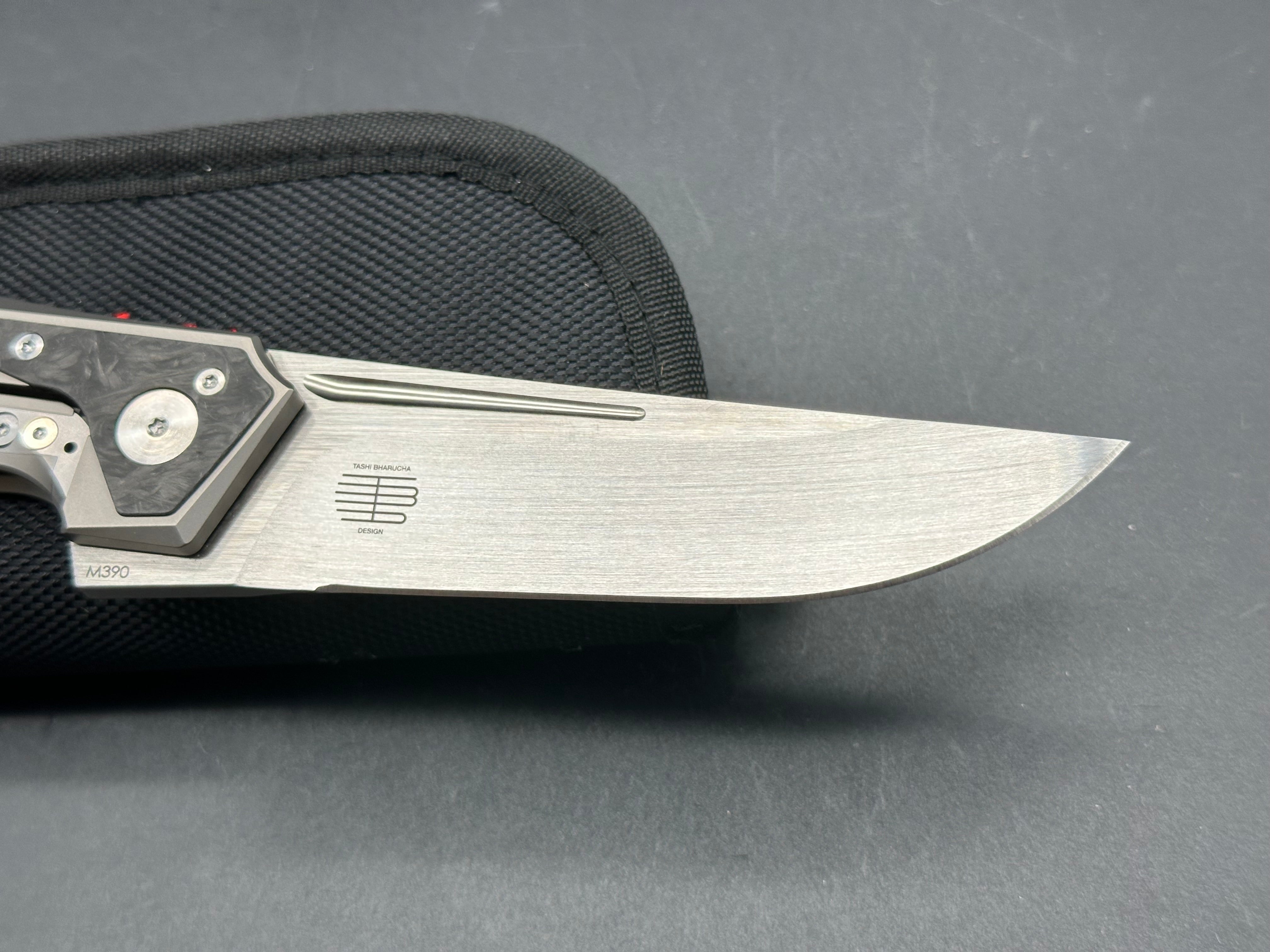 Reate Knives + Tashi Bharucha - The Future/Grey Ti Frame (Integral)+ Carbon Fiber Inlays