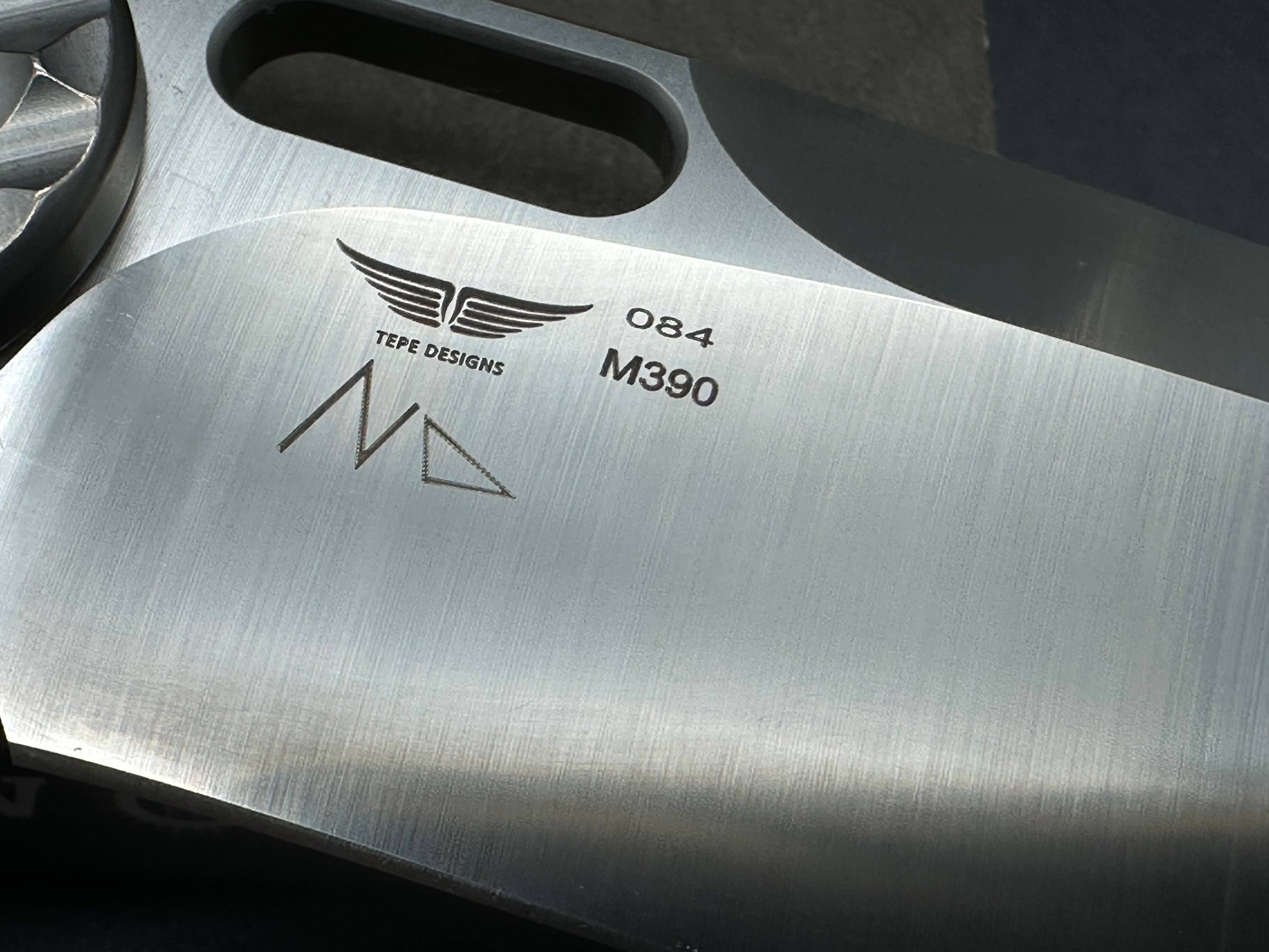 TWOSUN FOLDING KNIFE TEXTURED TITANIUM HANDLE M390 SATIN TS177