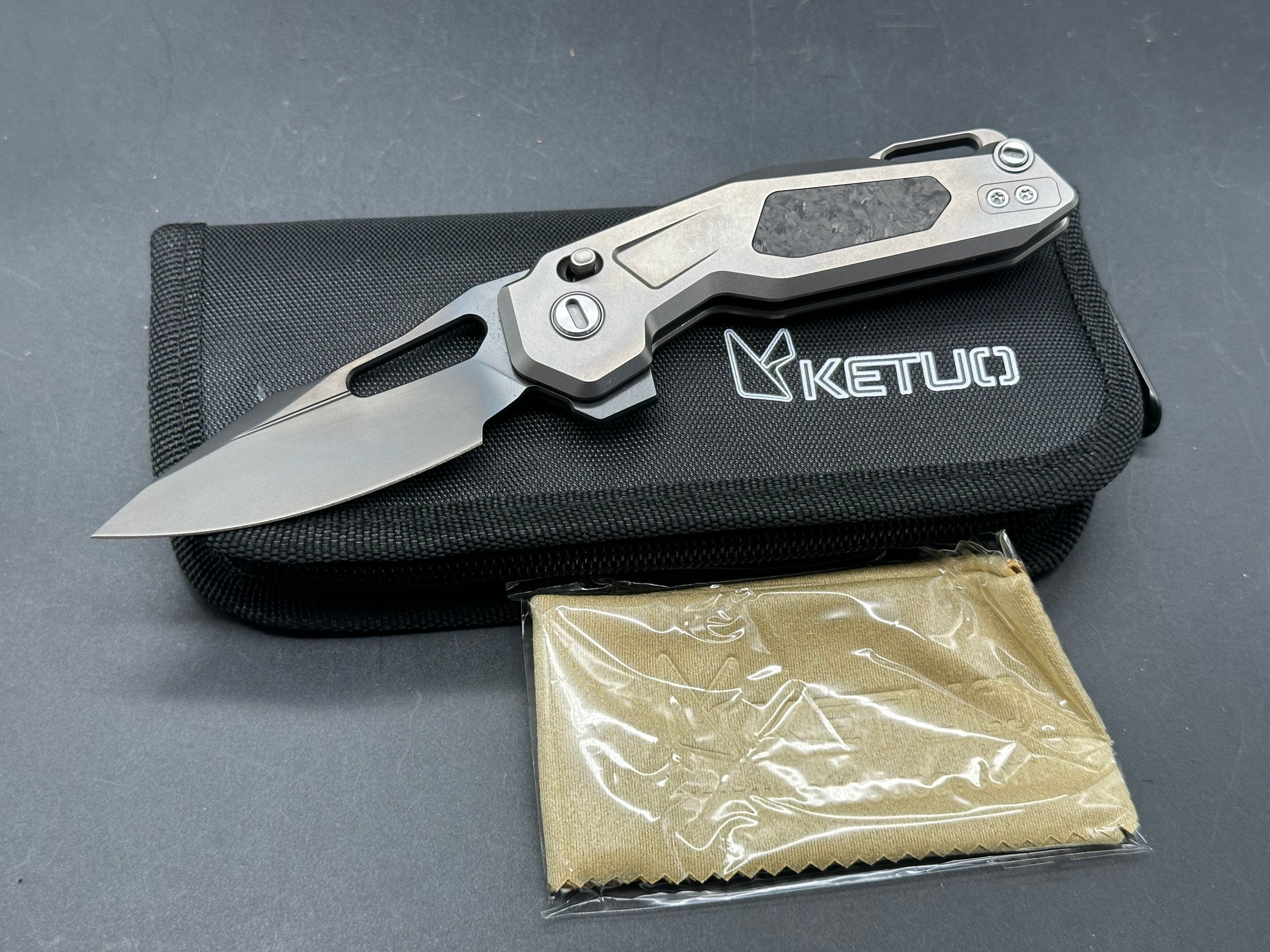 Ketuo Knives - Mini Griffin (Prototype 3 of 3)/Grey-Silver Milled Ti Frame + Shred Carbon Fiber Inlays