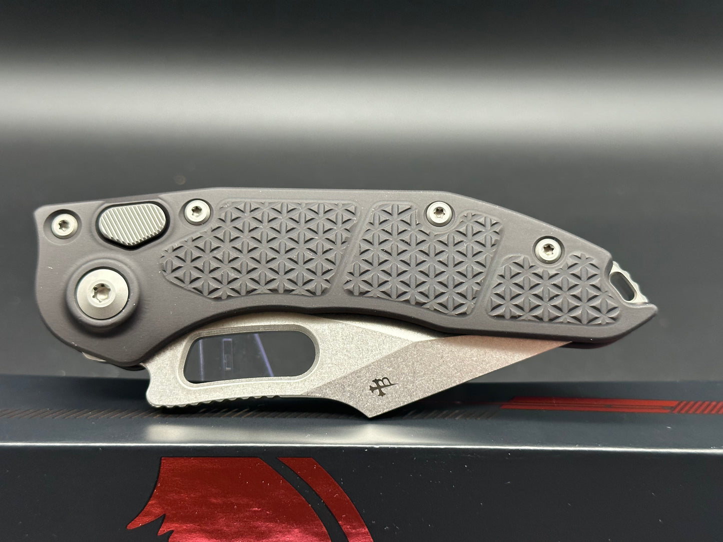 Microtech Stitch Auto – A Stonewash Standard 169-10