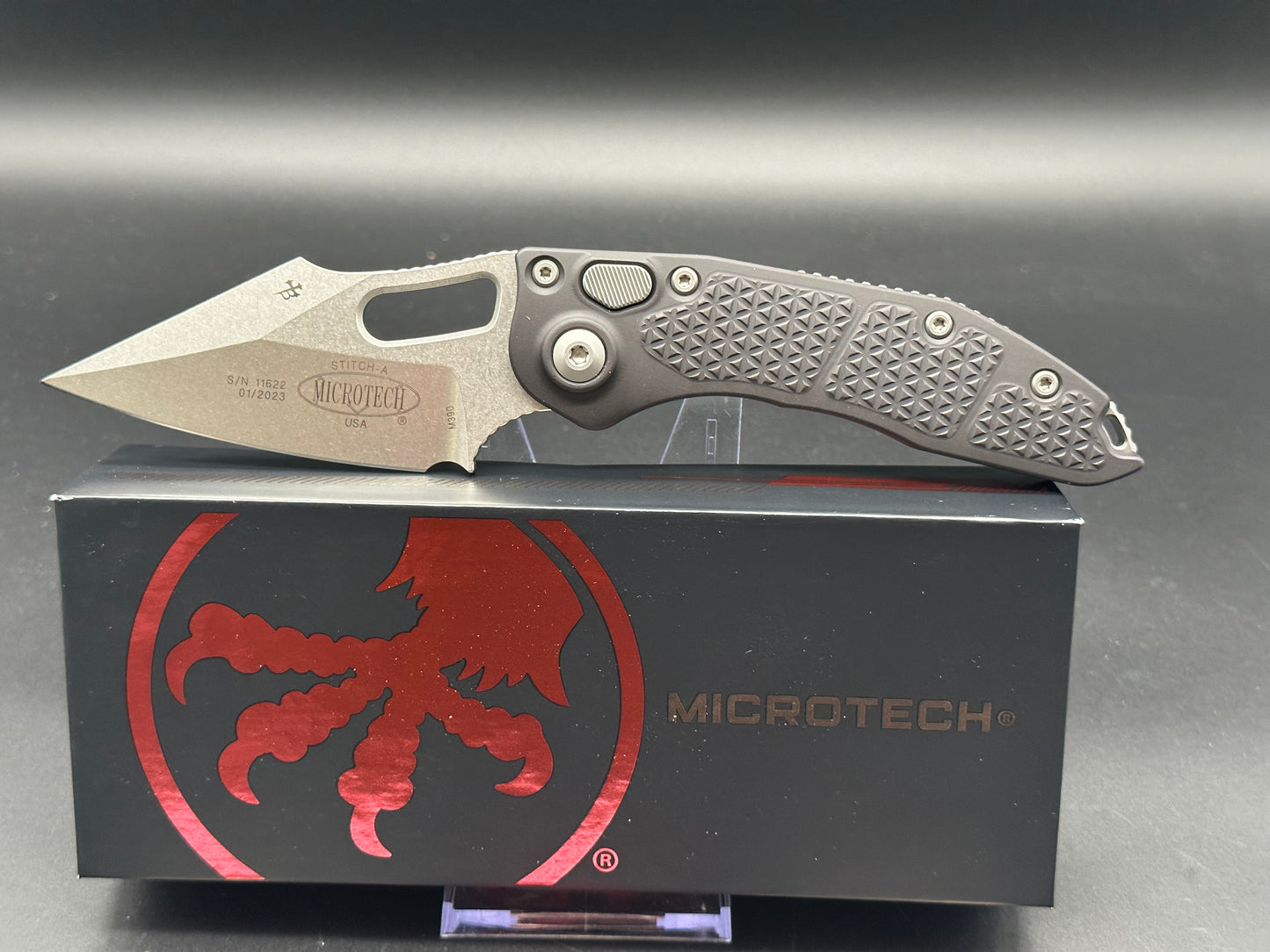 Microtech Stitch Auto – A Stonewash Standard 169-10