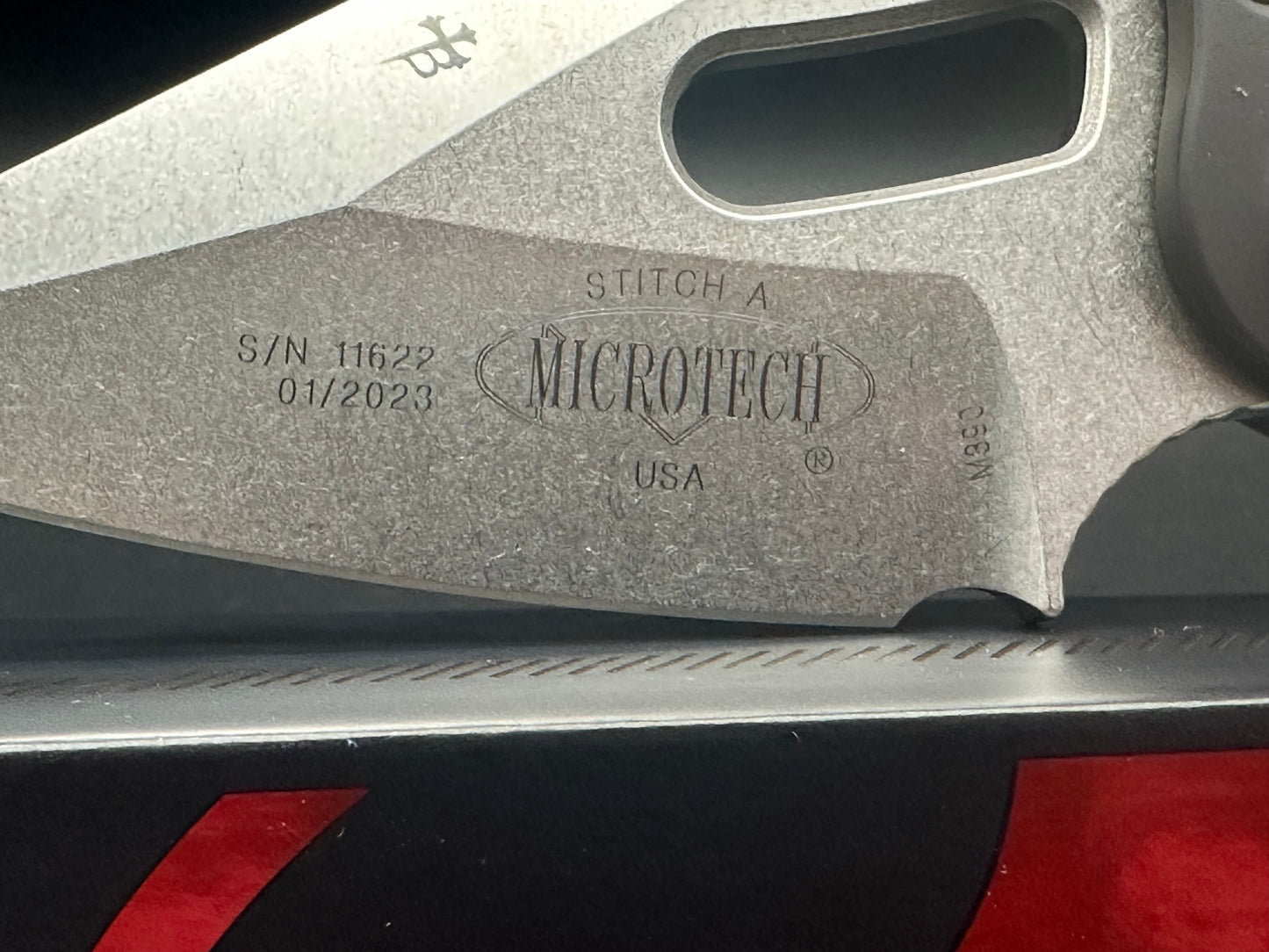 Microtech Stitch Auto – A Stonewash Standard 169-10